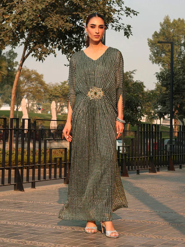 Black chiffon cape with sequin and pearl embroidery, flowing silhouette – view 1 – Poshaq