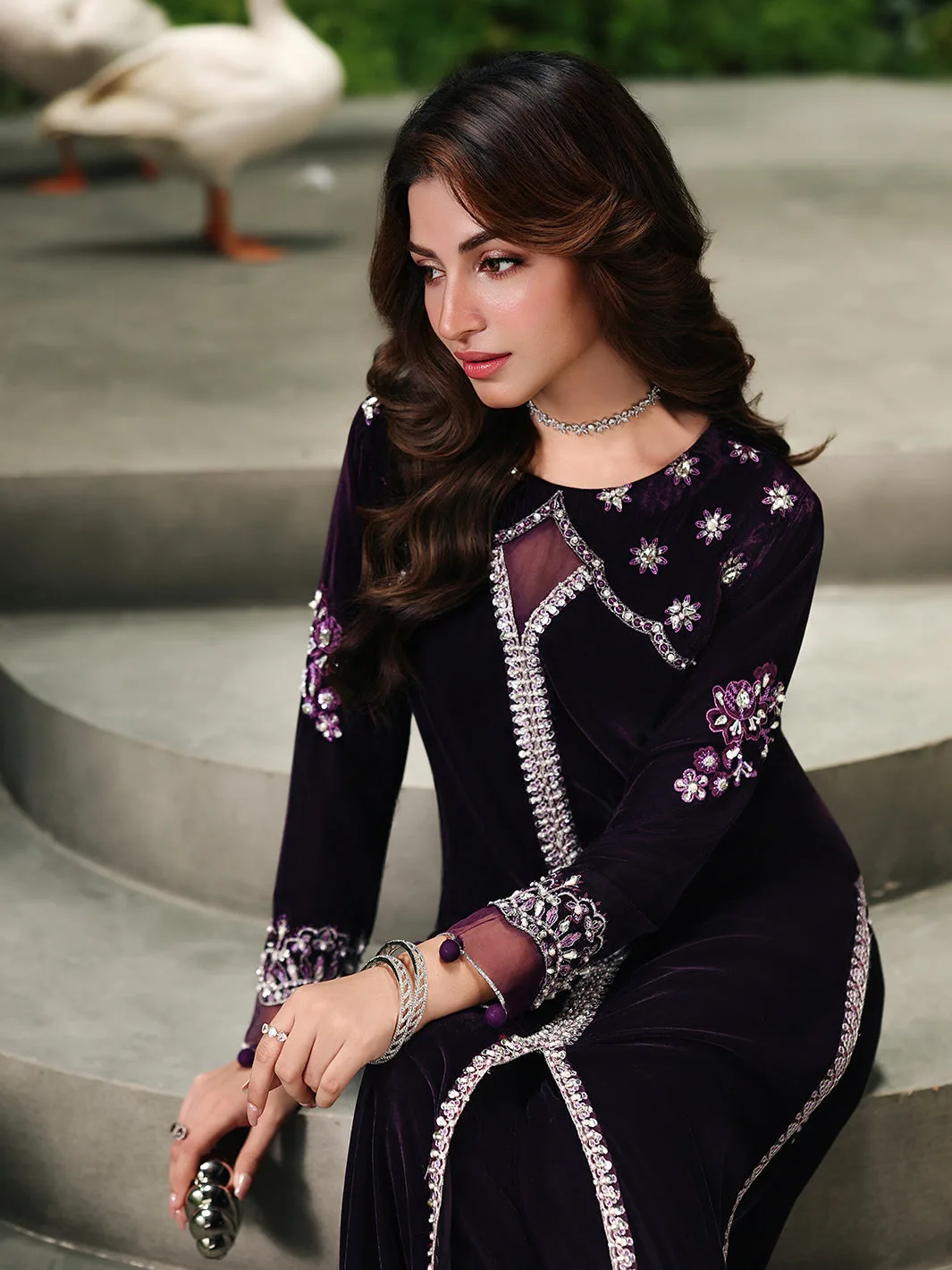 Midnight plum velvet suit with shirt and trousers, rich texture – view 5 – Poshaq