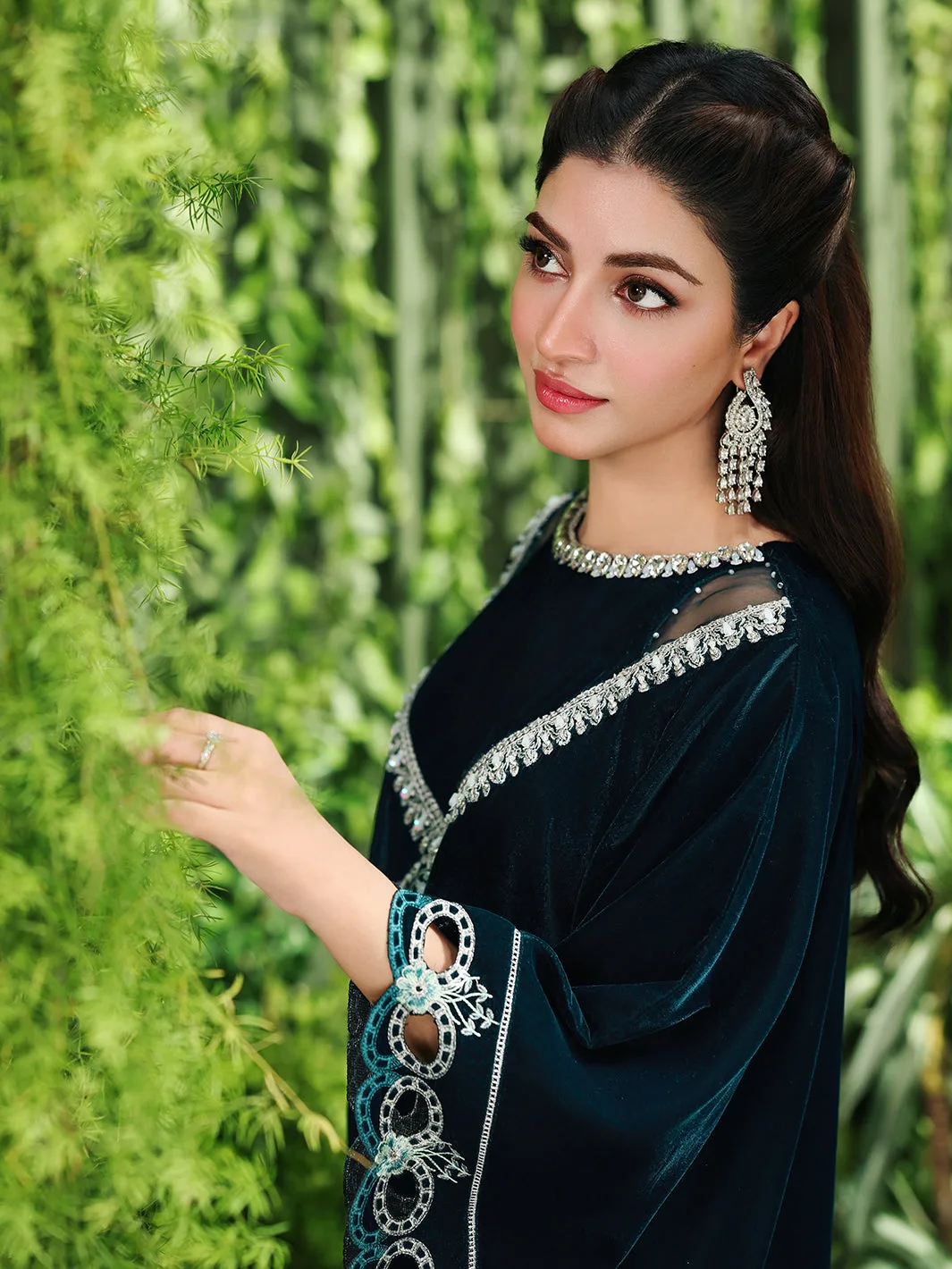 Deep teal green velvet kaftan with flowing silhouette – view 3 – Poshaq
