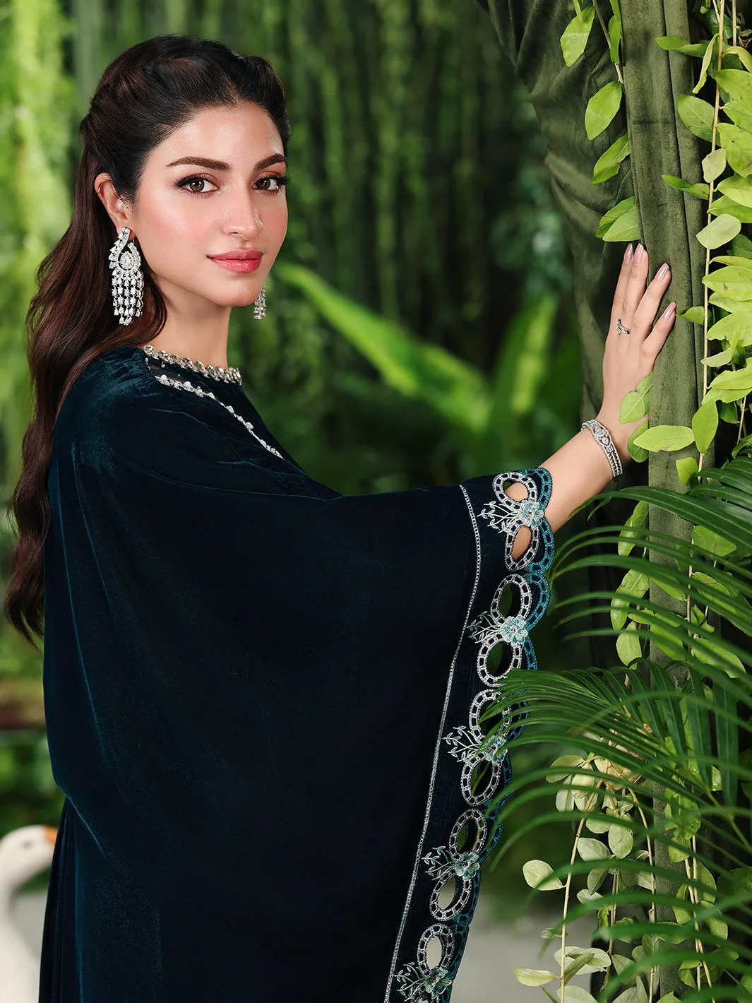 Deep teal green velvet kaftan with flowing silhouette – view 4 – Poshaq