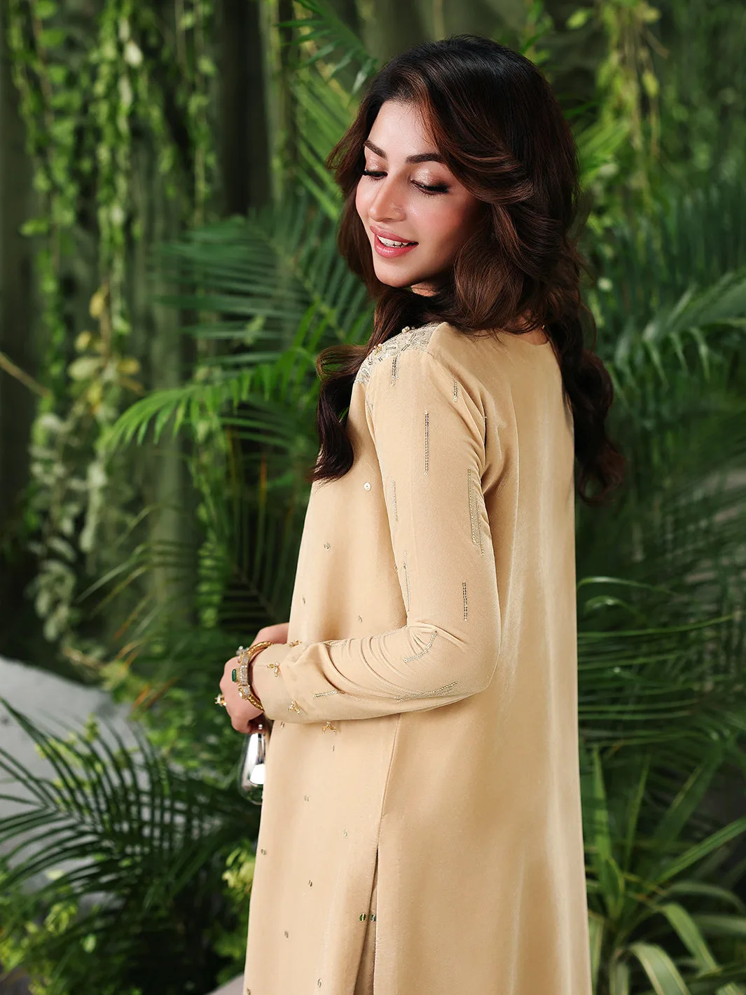 Pale yellow velvet gown with subtle sheen – view 4 – Poshaq