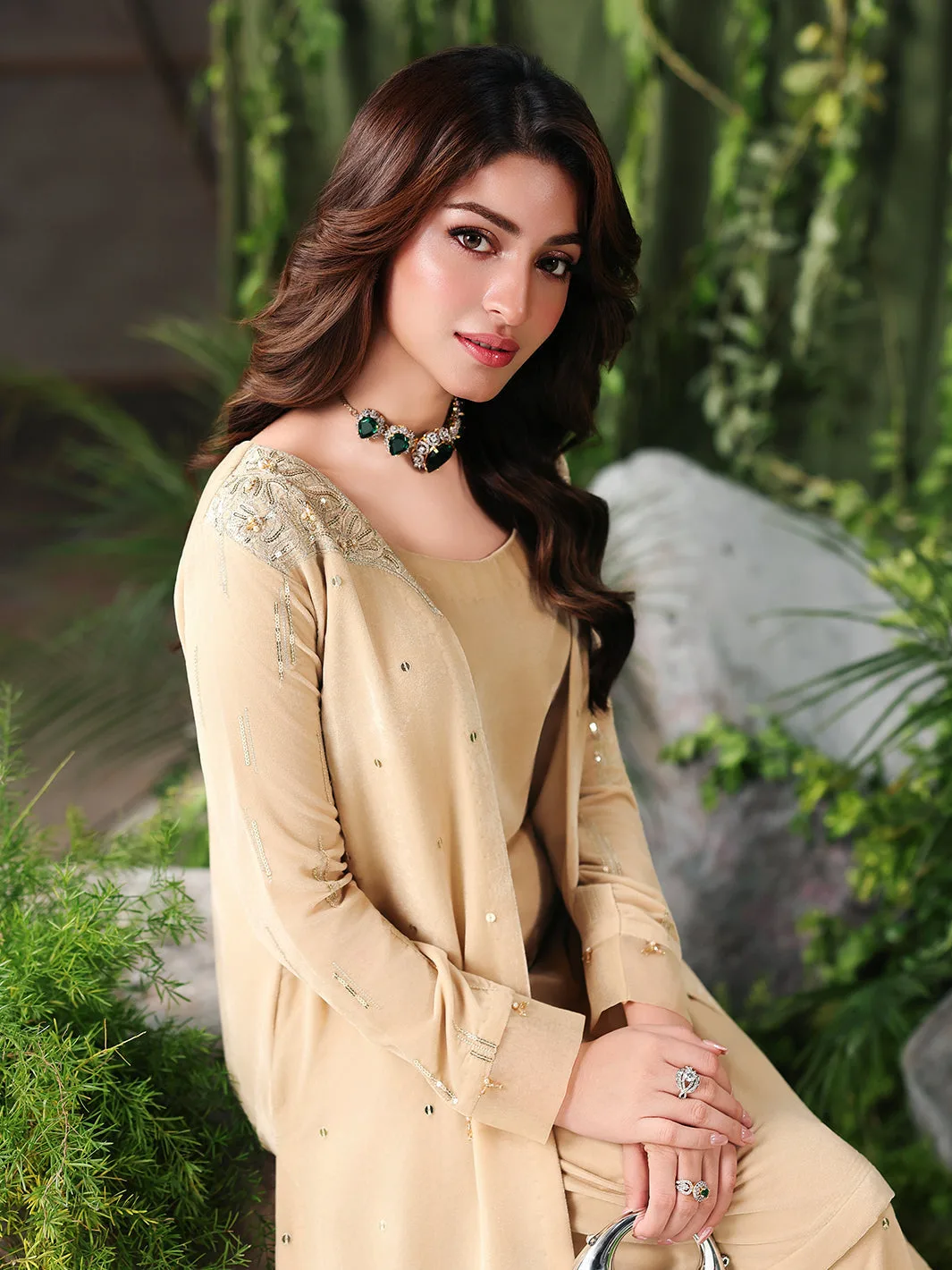 Pale yellow velvet gown with subtle sheen – view 5 – Poshaq