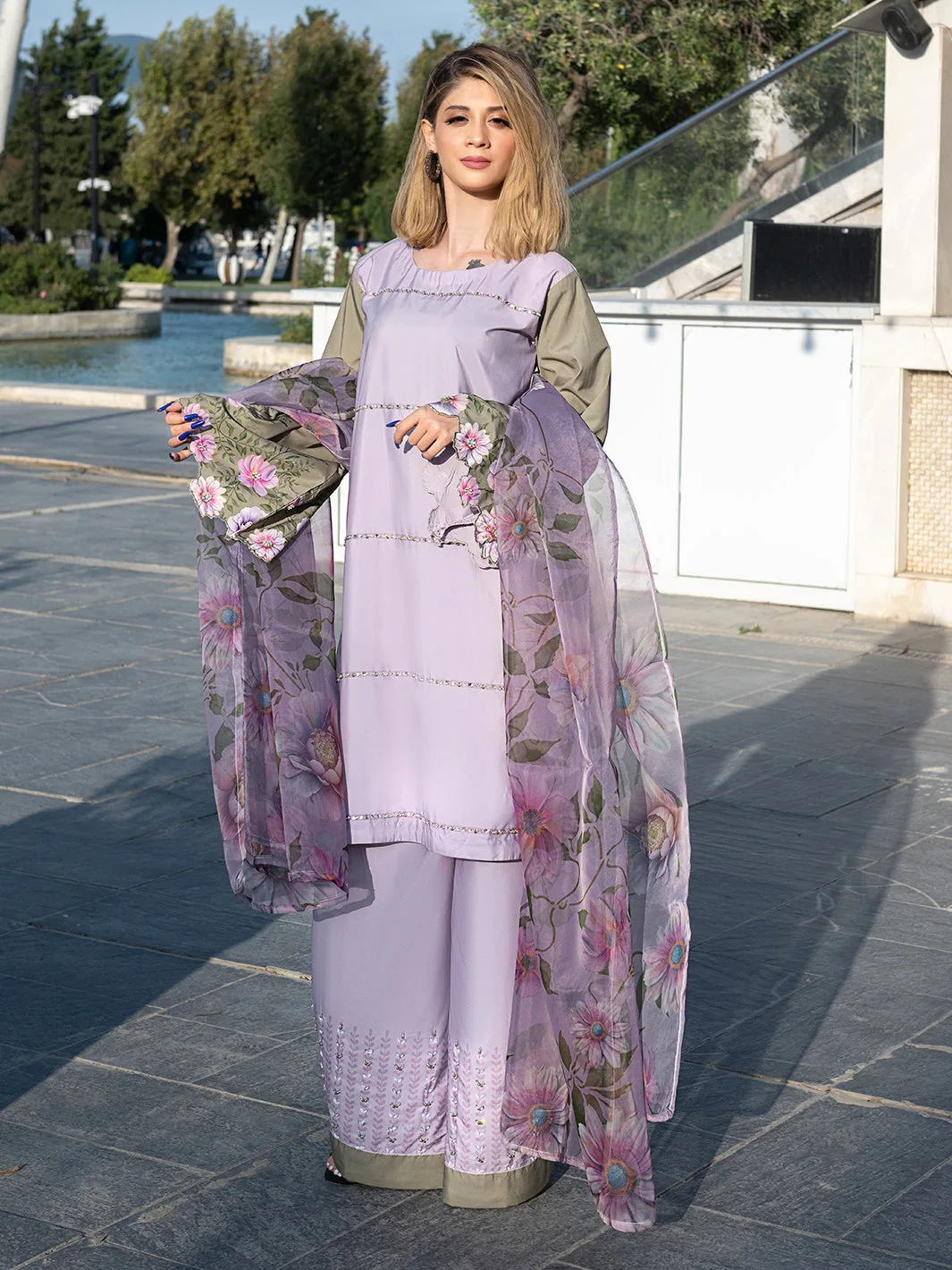 Lilac organza shirt with silk grip trousers and printed dupatta – view 1 – Poshaq