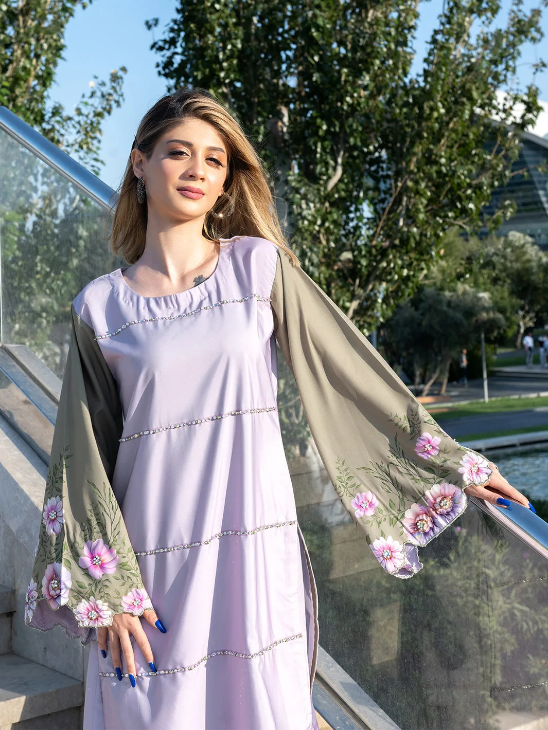 Lilac organza shirt with silk grip trousers and printed dupatta – view 5 – Poshaq
