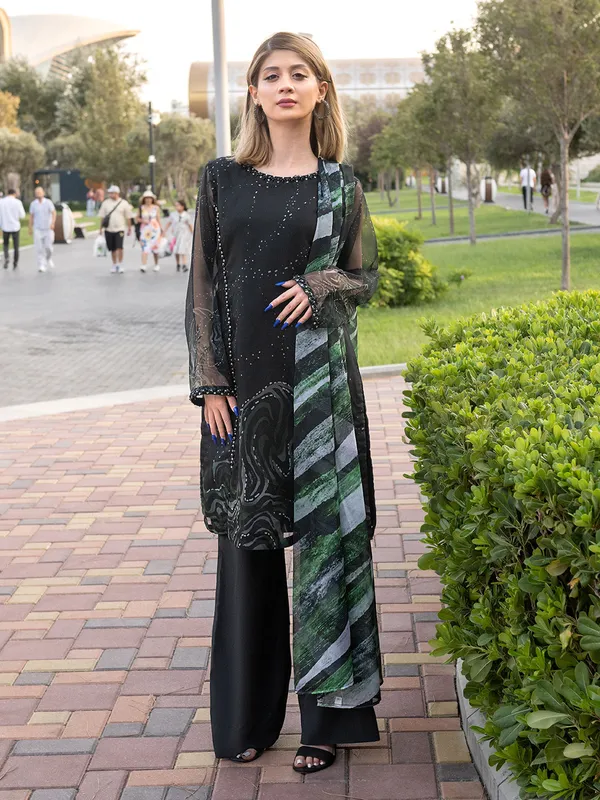 Black dress made of organza and chiffon with a subtle silhouette – view 1 – Poshaq