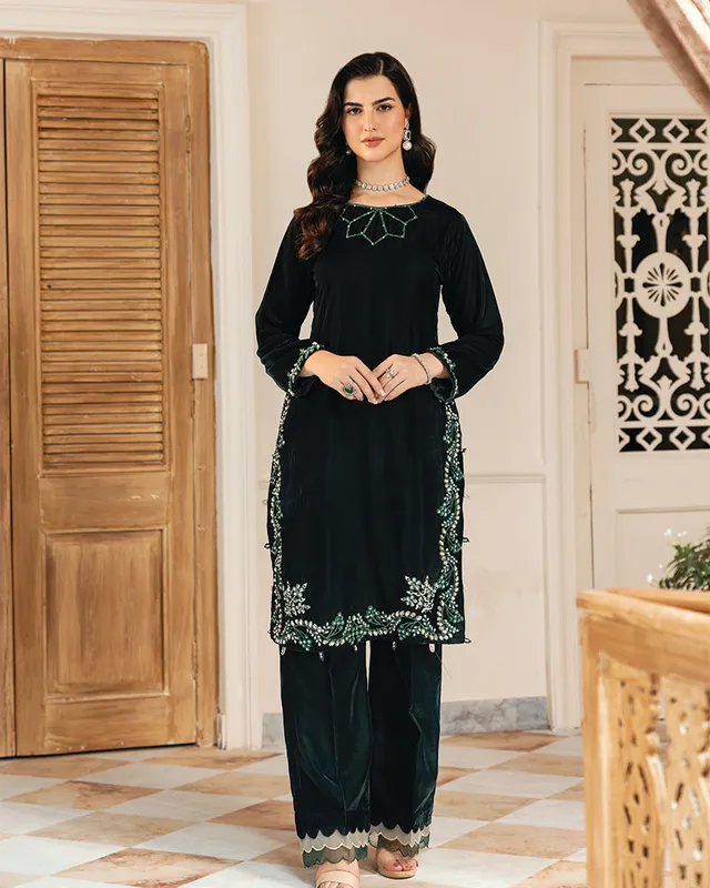 Bottle green velvet shirt with subtle embroidery – view 1 – Poshaq