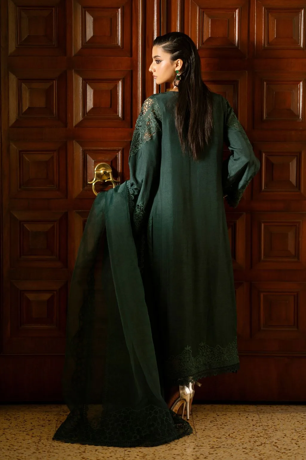 Bottle green silk shirt, trousers and organza dupatta with cutwork detailing – view 2 – Poshaq