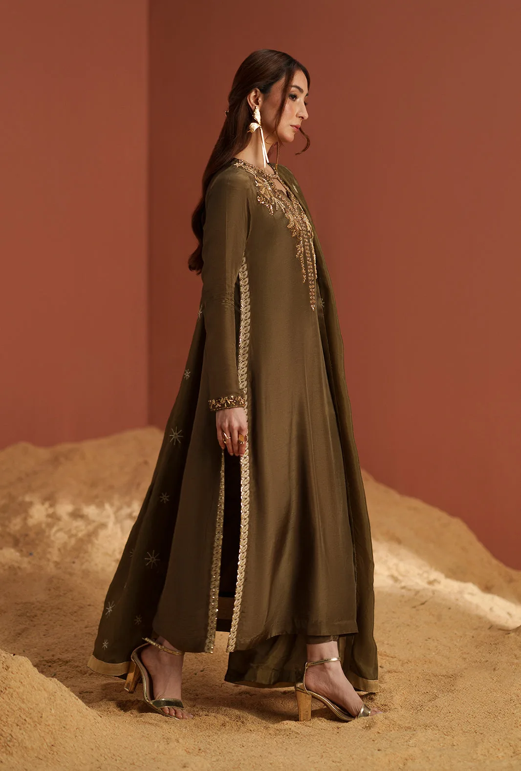 Deep brown silk long shirt with smooth finish – view 2 – Poshaq