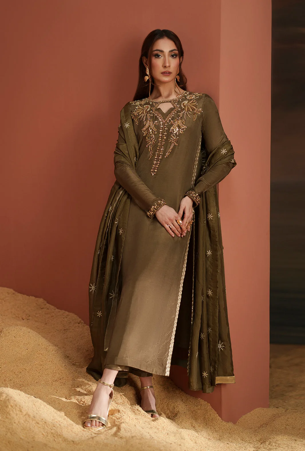 Deep brown silk long shirt with smooth finish – view 8 – Poshaq