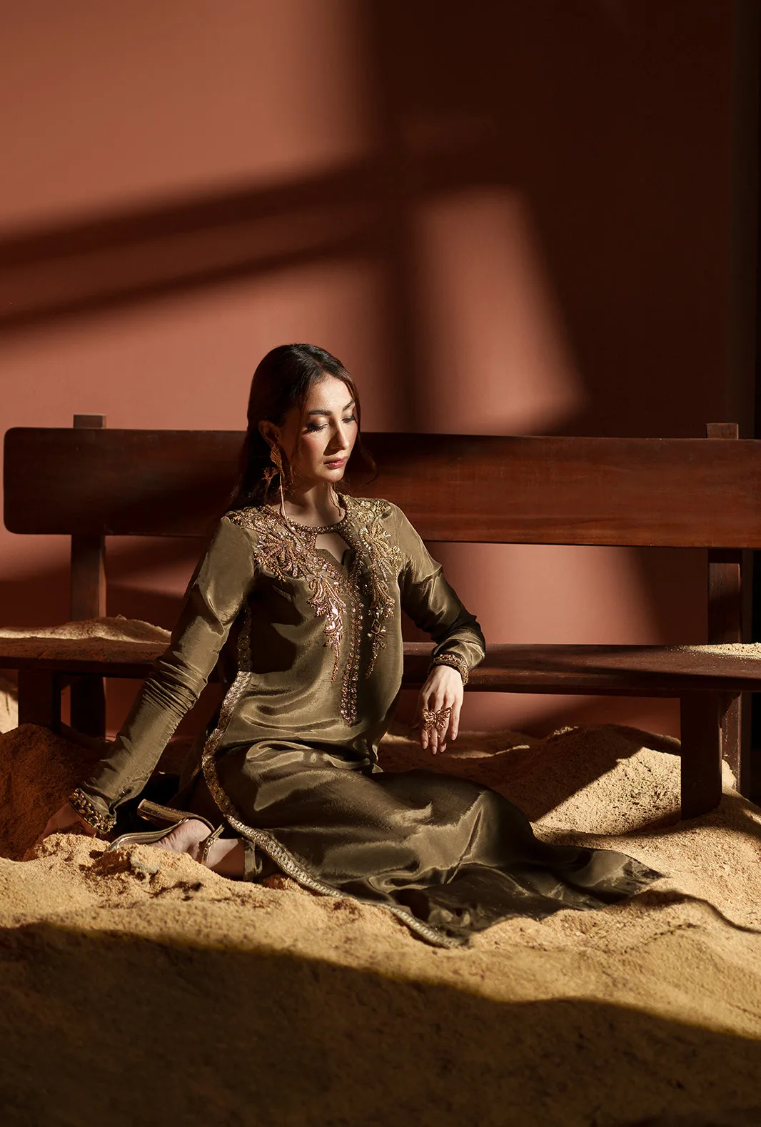 Deep brown silk long shirt with smooth finish – view 9 – Poshaq
