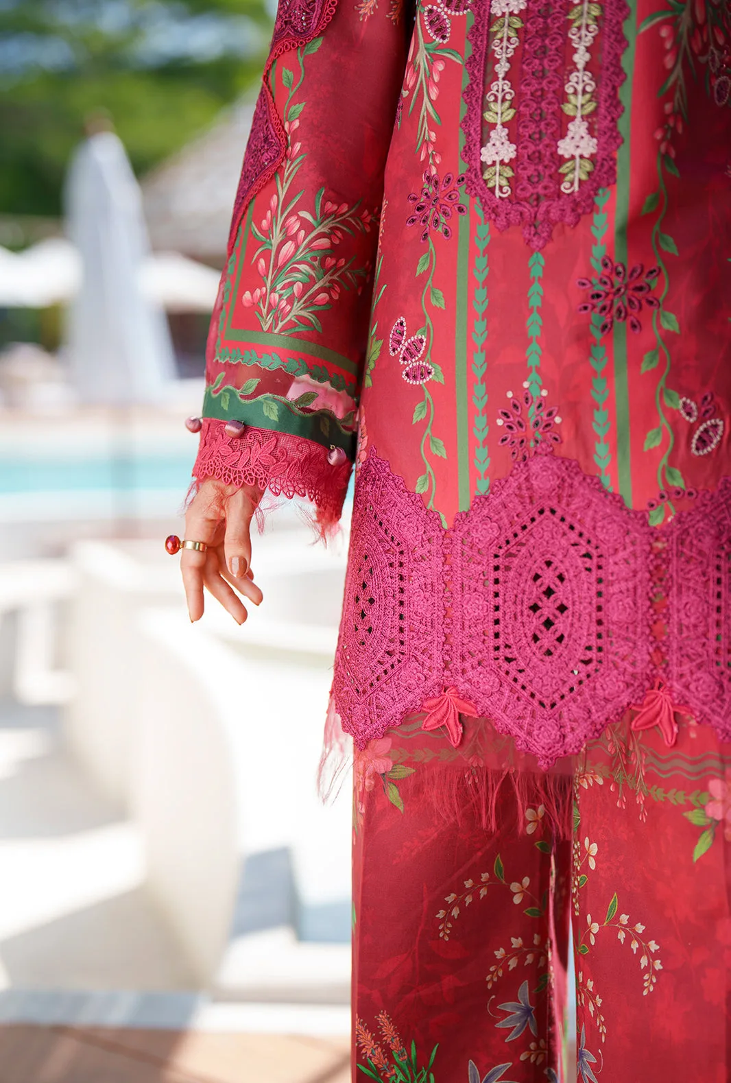 Red printed chikankari 3‑piece set with chiffon dupatta – view 4 – Poshaq