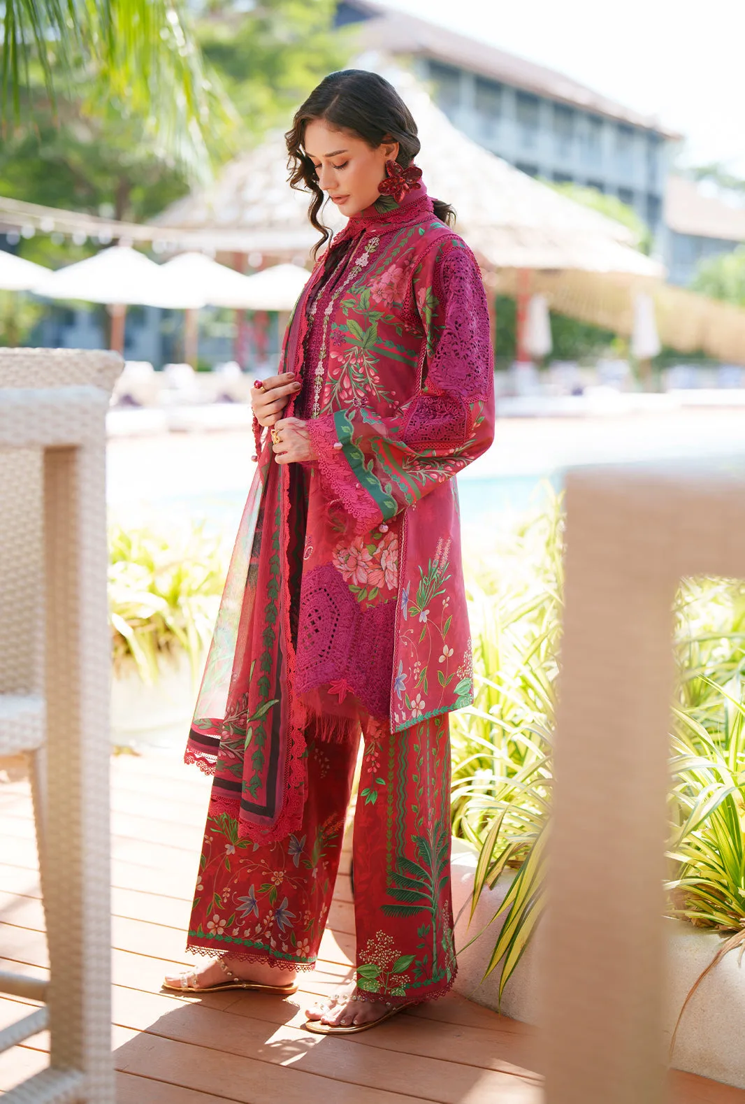 Red printed chikankari 3‑piece set with chiffon dupatta – view 6 – Poshaq