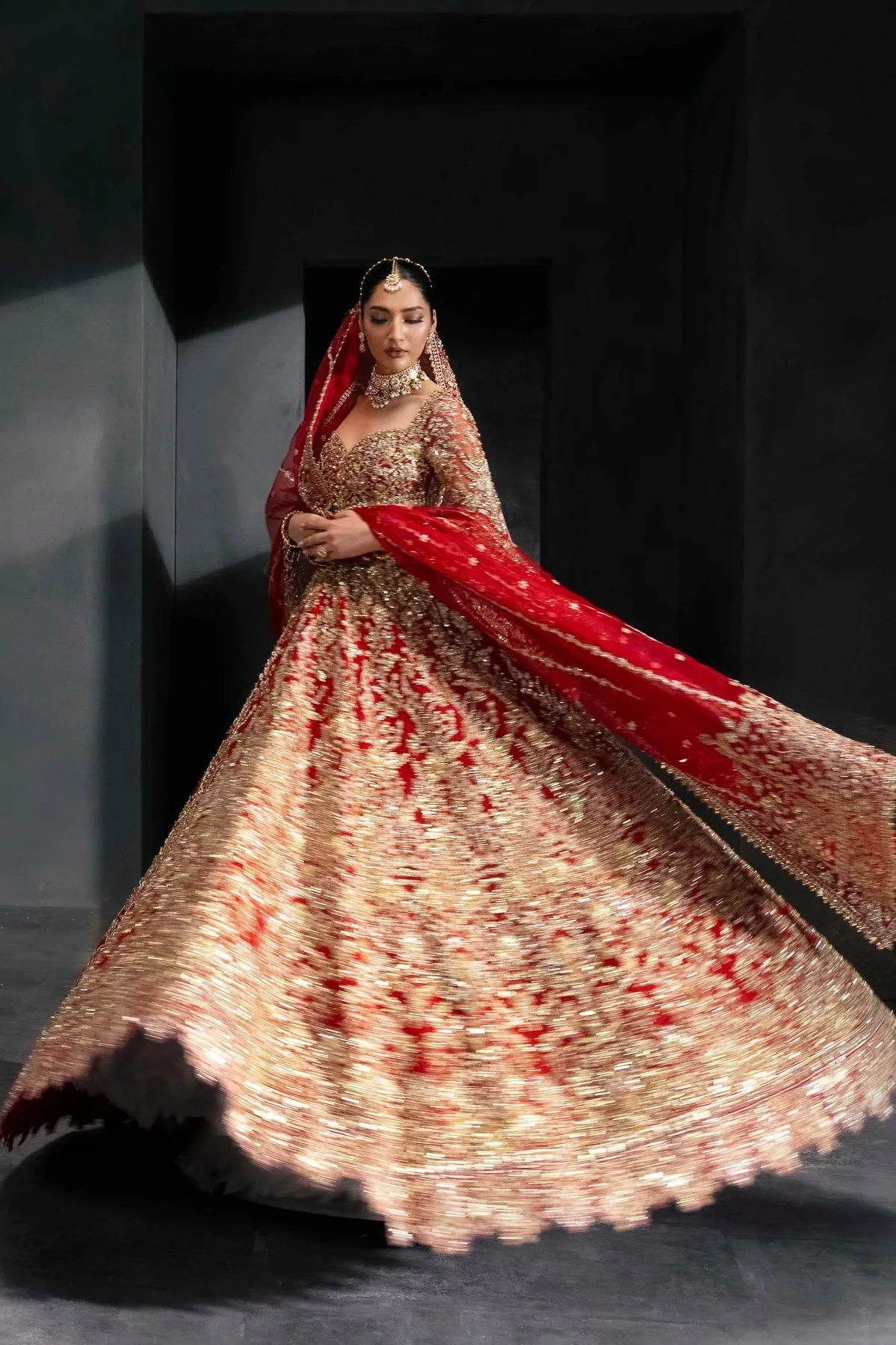 Red bridal lehenga with gold embroidery, sweetheart neckline and full sleeves – view 8 – Poshaq