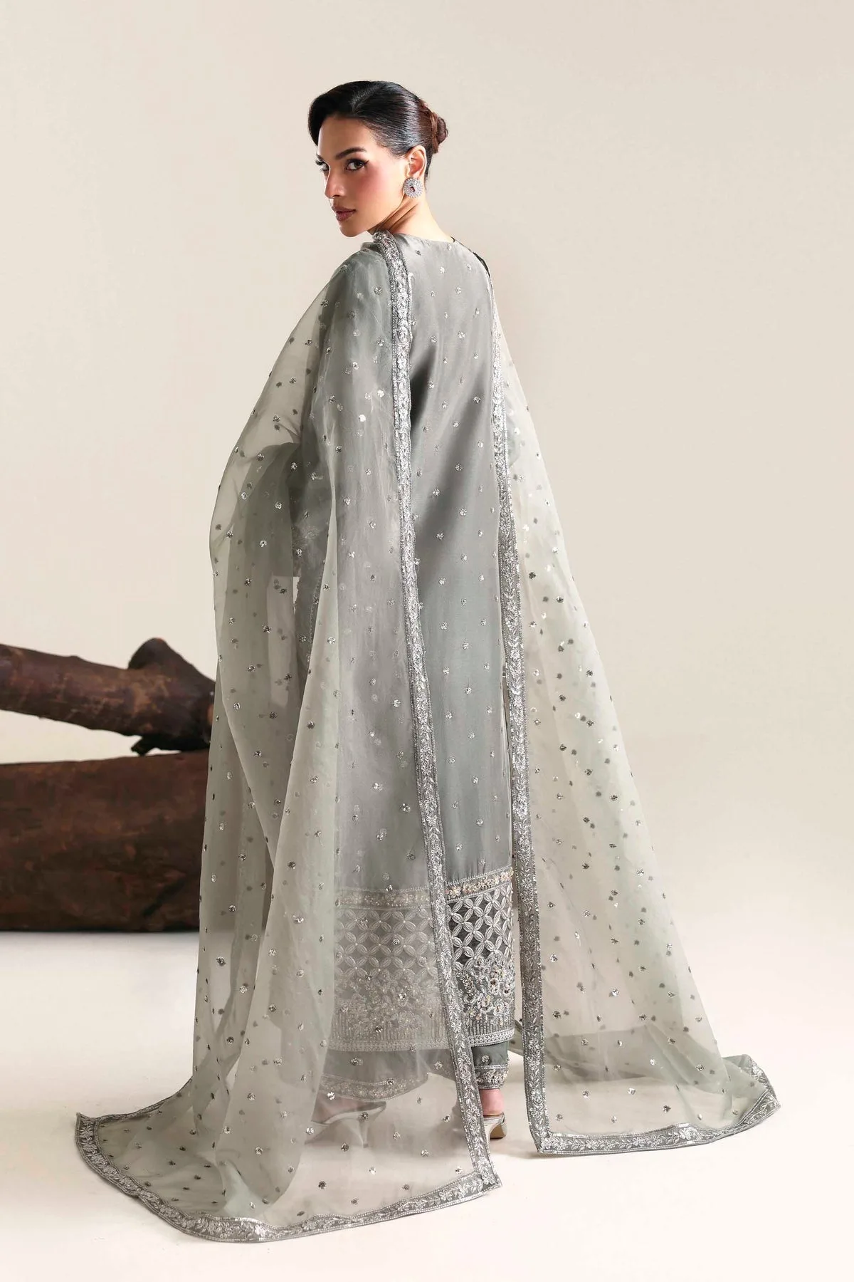 Grey long shirt with organza dupatta by Akbar Aslam – view 2 – Poshaq