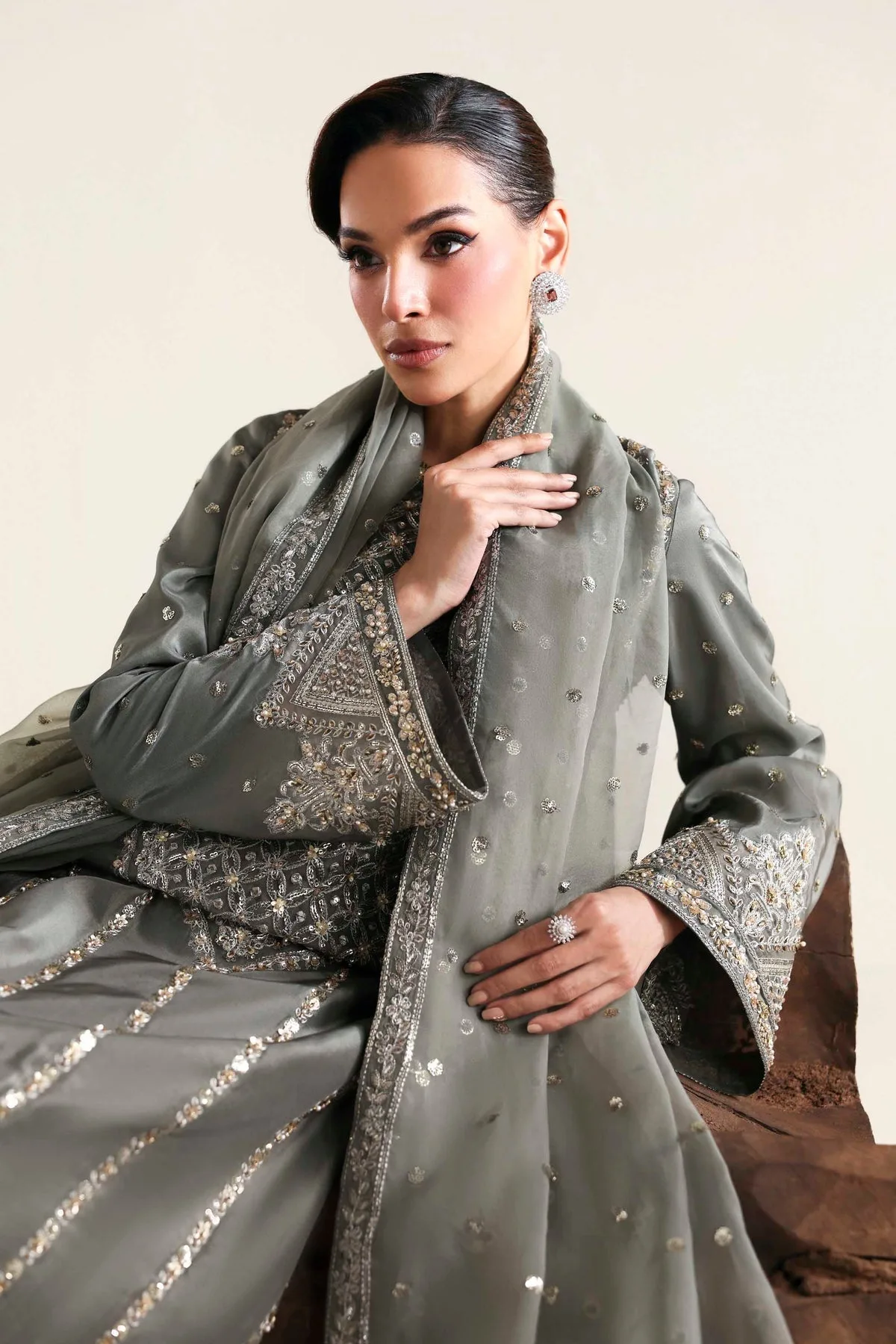Grey long shirt with organza dupatta by Akbar Aslam – view 6 – Poshaq