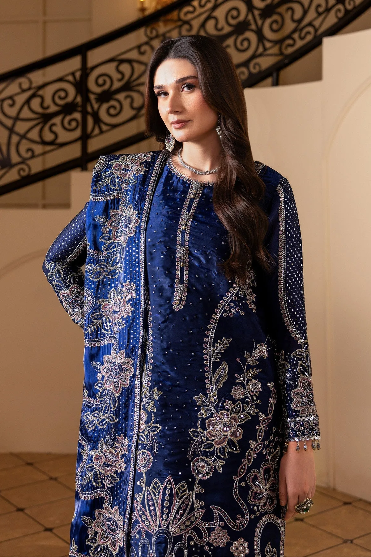 Dark blue silk long shirt with subtle embroidery – view 4 – Poshaq