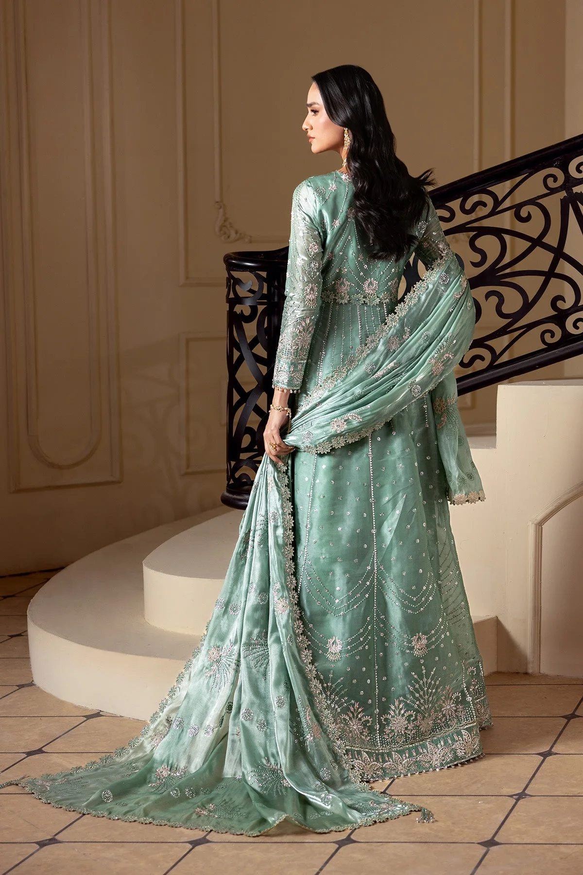 Sea green silk suit with embroidered dupatta and matching trousers – view 2 – Poshaq