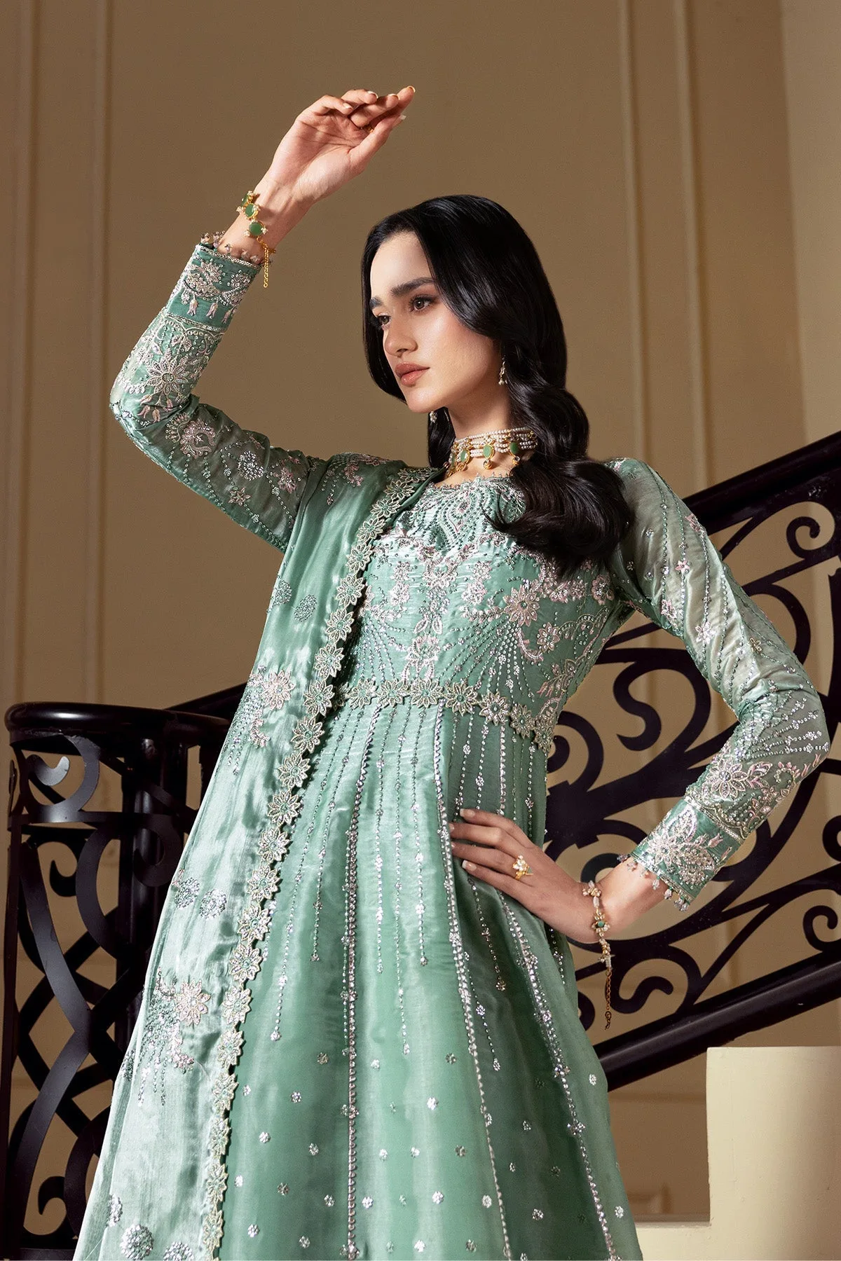 Sea green silk suit with embroidered dupatta and matching trousers – view 4 – Poshaq