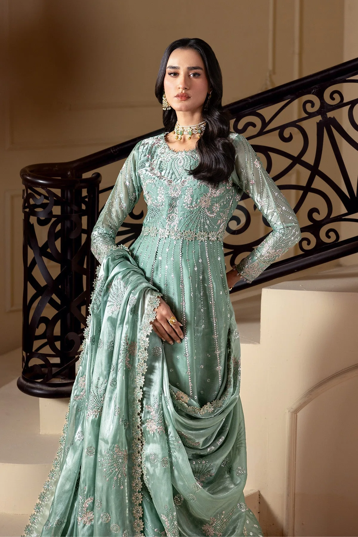 Sea green silk suit with embroidered dupatta and matching trousers – view 5 – Poshaq