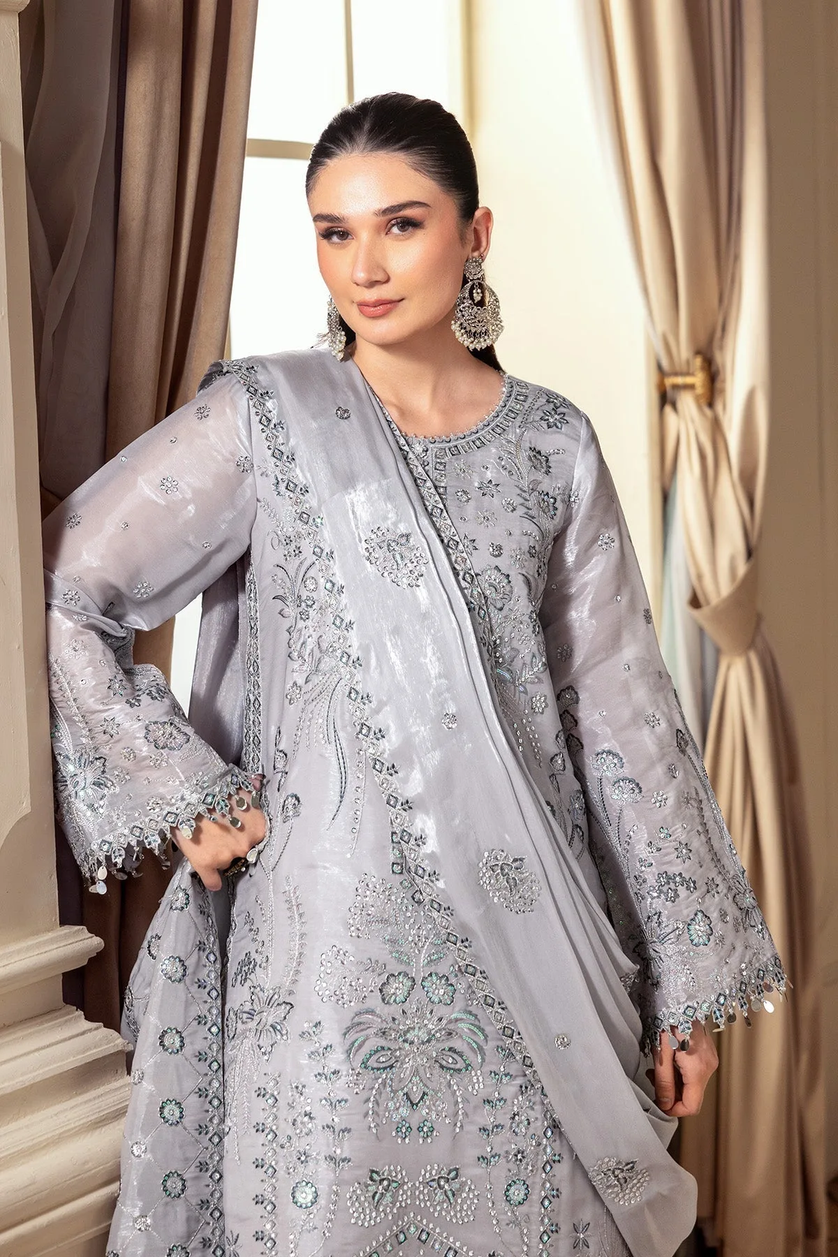 Pastel gray organza suit with silk detailing and grip trousers – view 4 – Poshaq