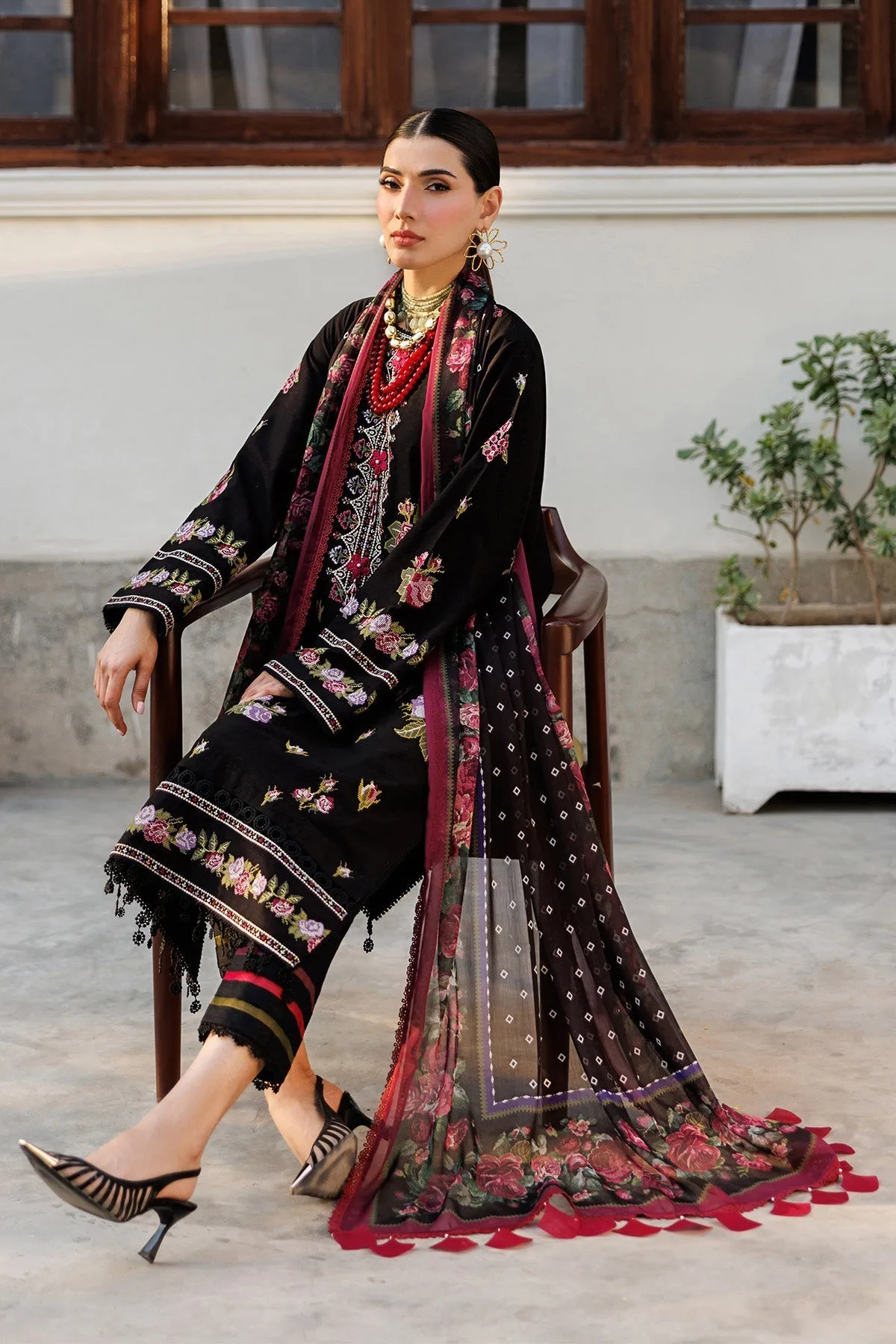 black long shirt with chiffon and cotton detailing – view 4 – Poshaq