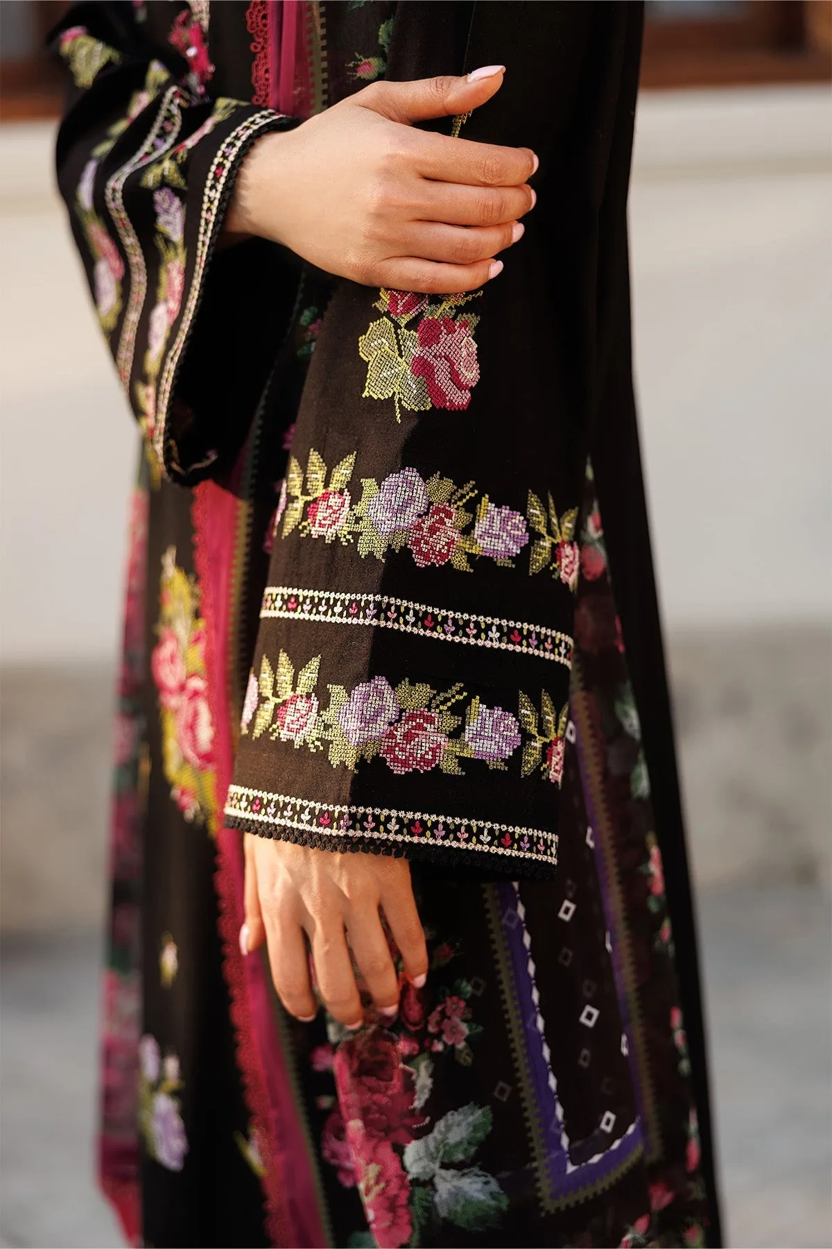 black long shirt with chiffon and cotton detailing – view 8 – Poshaq