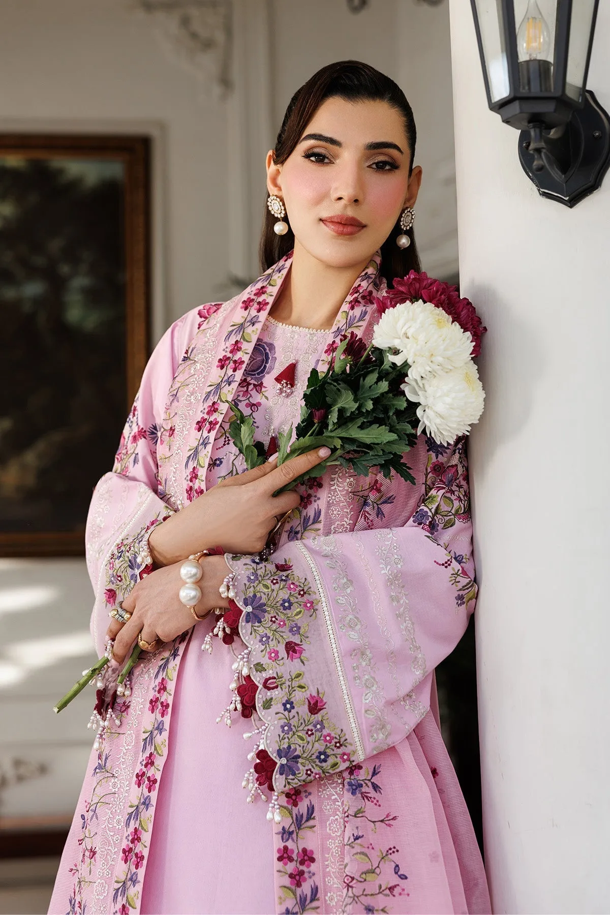 Pink long shirt with subtle embroidery – view 3 – Poshaq
