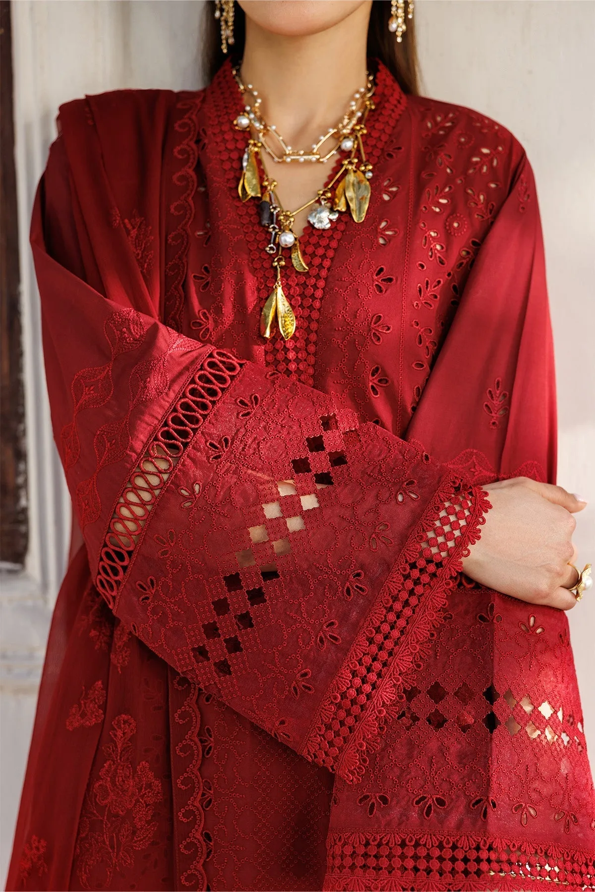 Maroon lawn suit with organza and chiffon detailing – view 5 – Poshaq