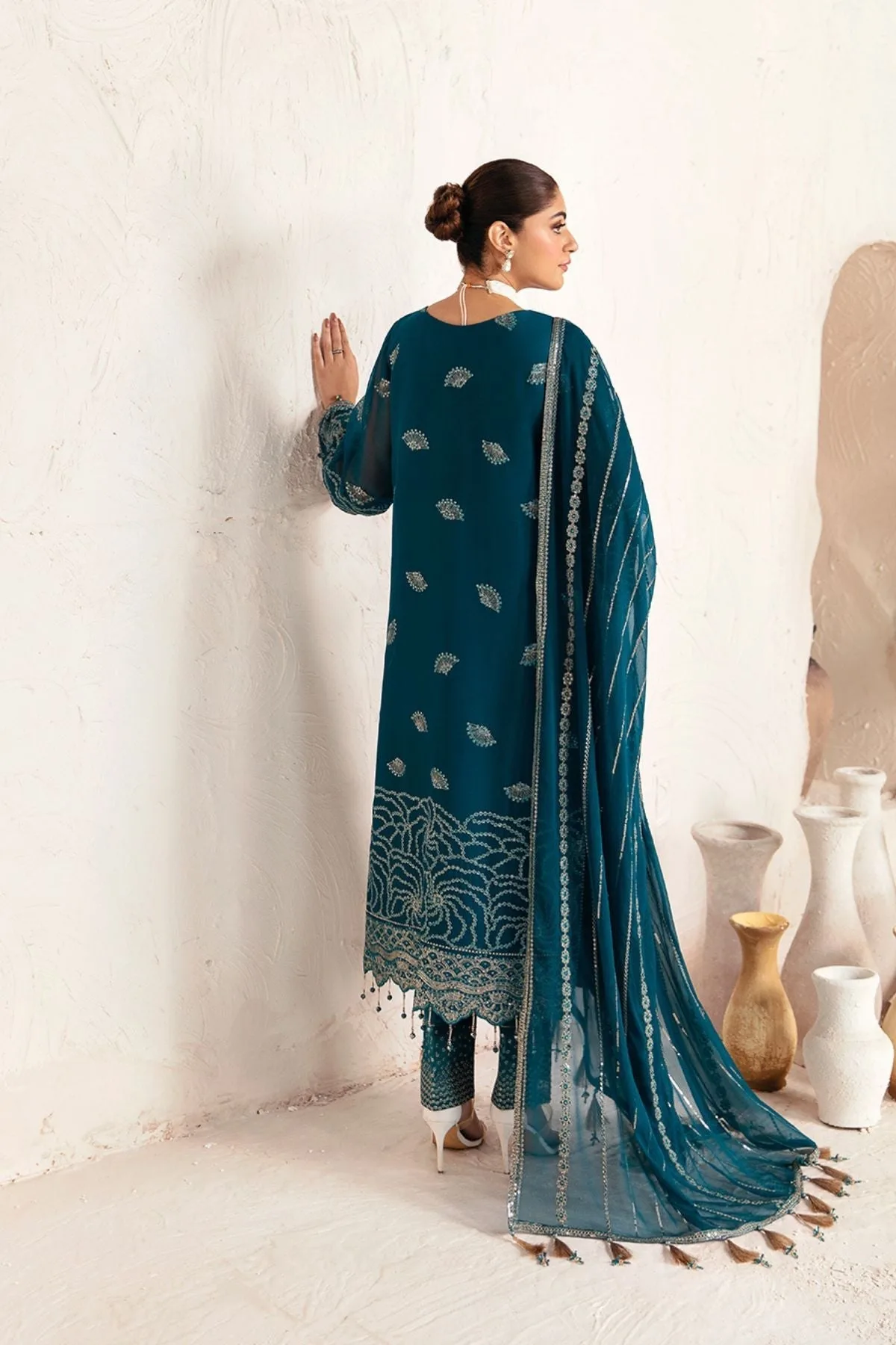 Alizeh long shirt with embroidered chiffon panels and matching raw silk trousers – view 2 – Poshaq