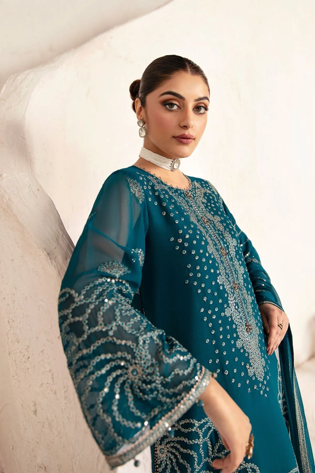 Alizeh long shirt with embroidered chiffon panels and matching raw silk trousers – view 4 – Poshaq