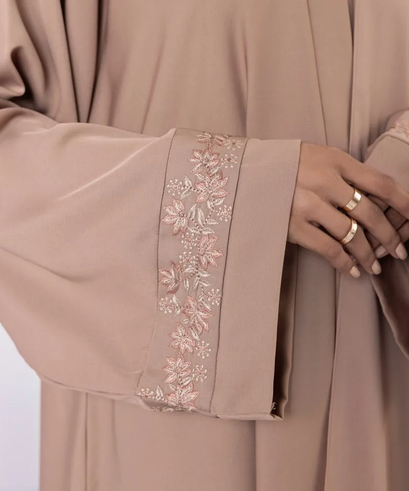 Beige full length abaya with embroidered sleeves – view 3 – Poshaq