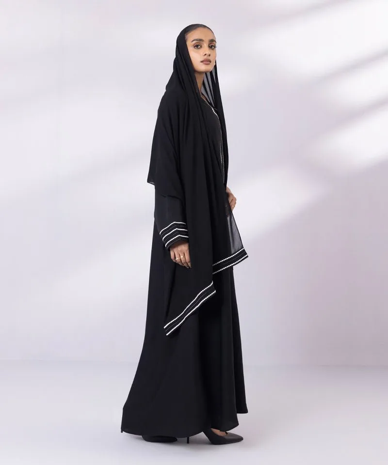 Black abaya with V‑neck and embroidered sleeves – view 2 – Poshaq