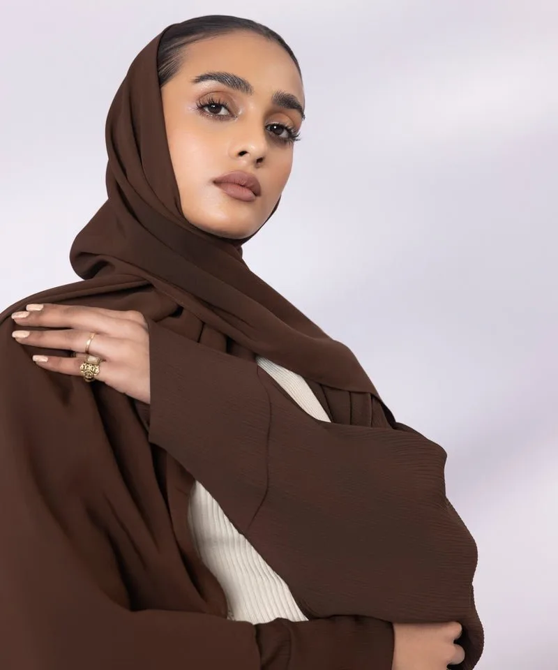 Brown crinkle abbaya with kimono sleeves and hijab – view 4 – Poshaq