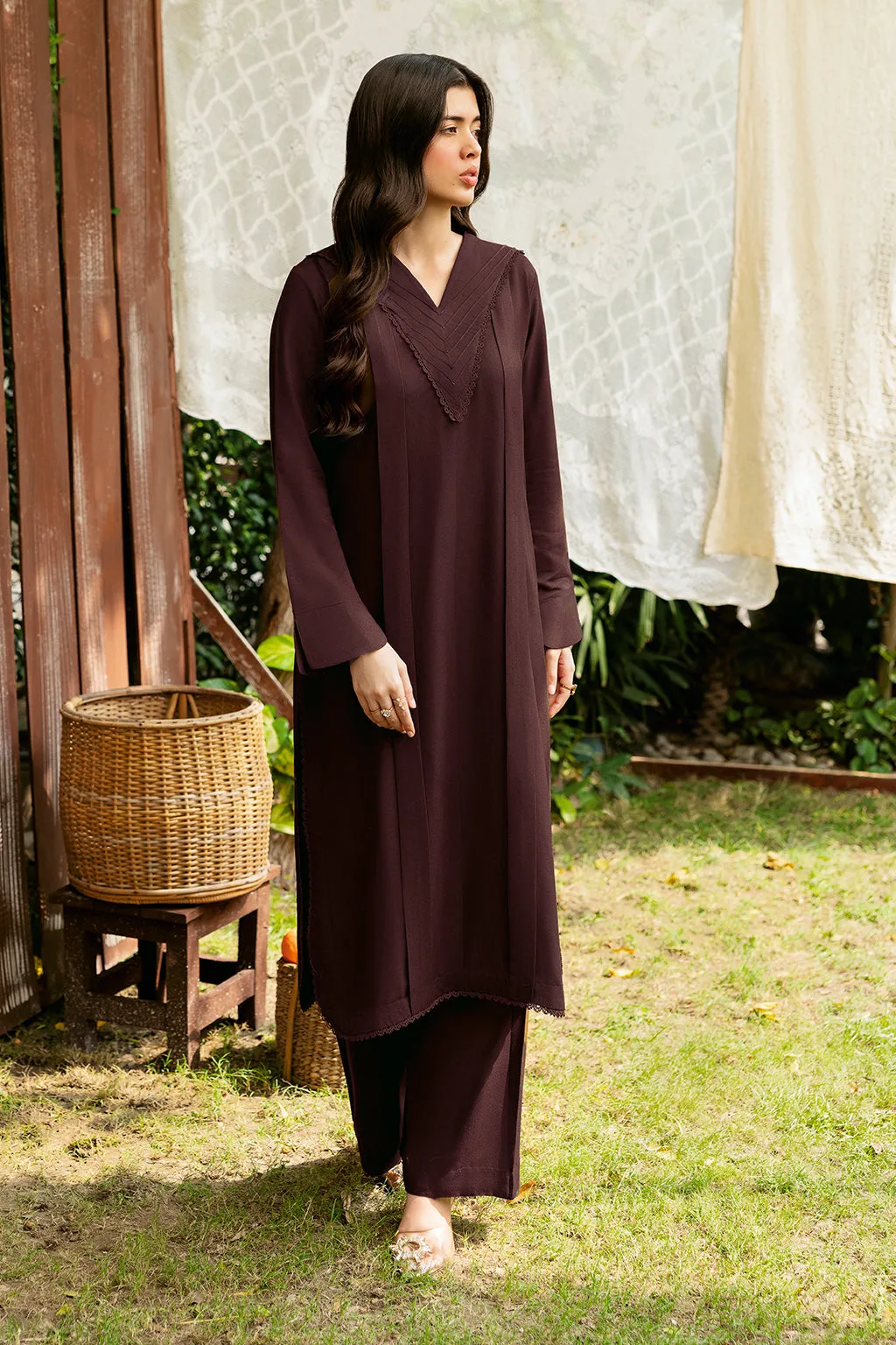 Dark brown long shirt made of karandi fabric with V‑neckline – view 1 – Poshaq