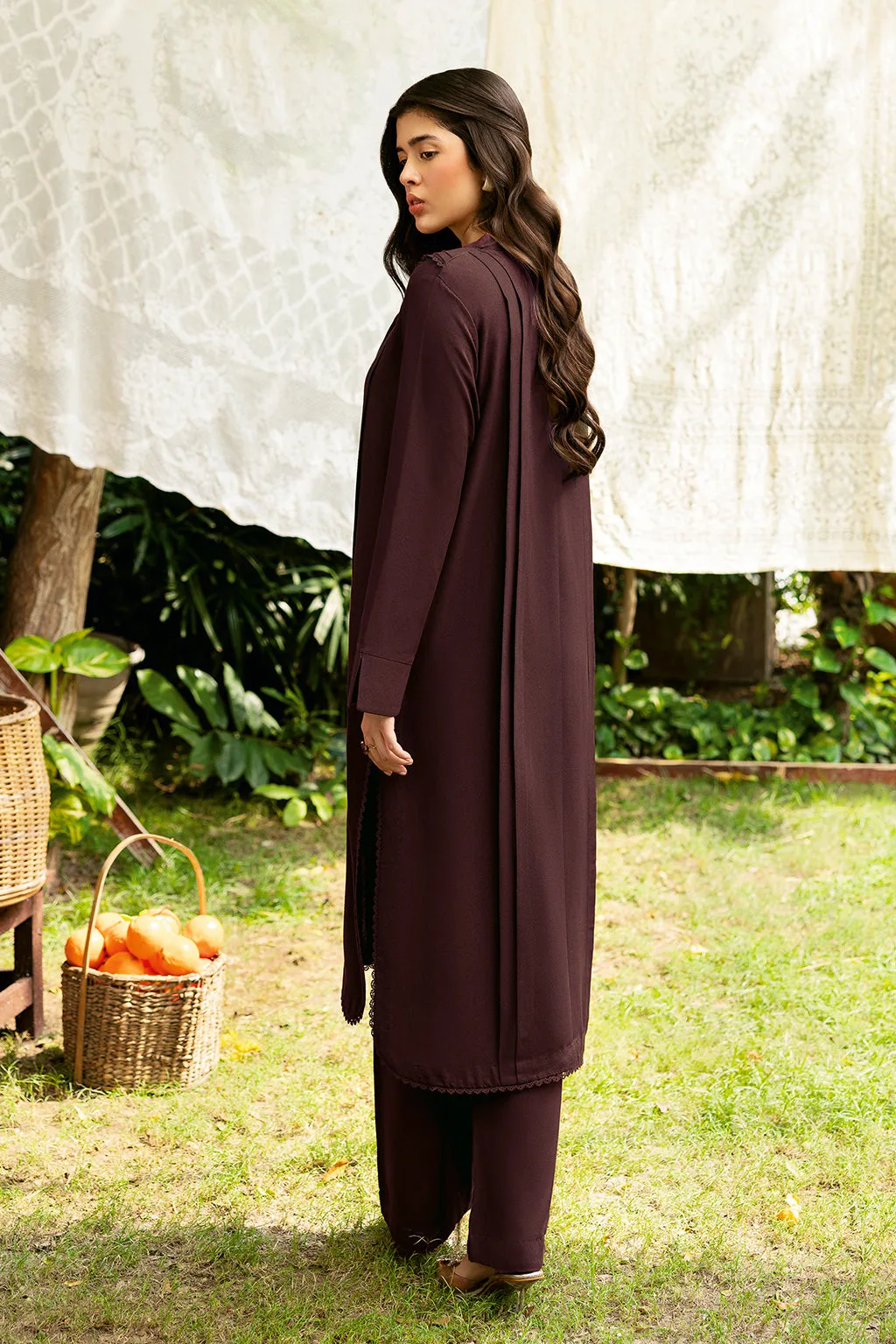 Dark brown long shirt made of karandi fabric with V‑neckline – view 2 – Poshaq