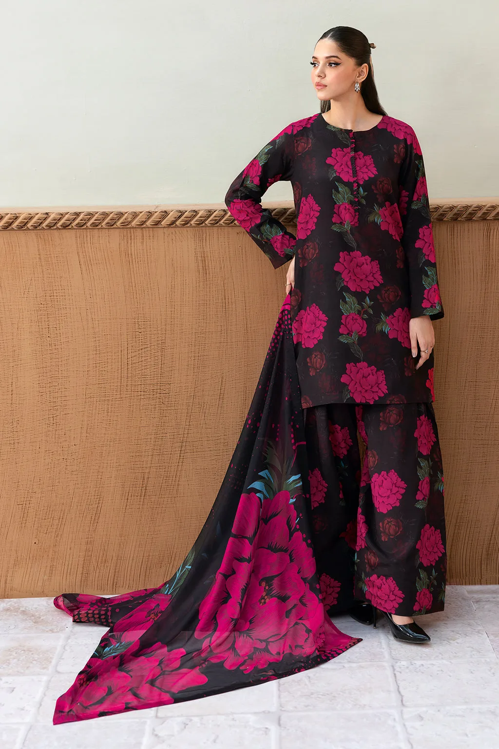 Black raw silk dress with smooth drape – view 4 – Poshaq