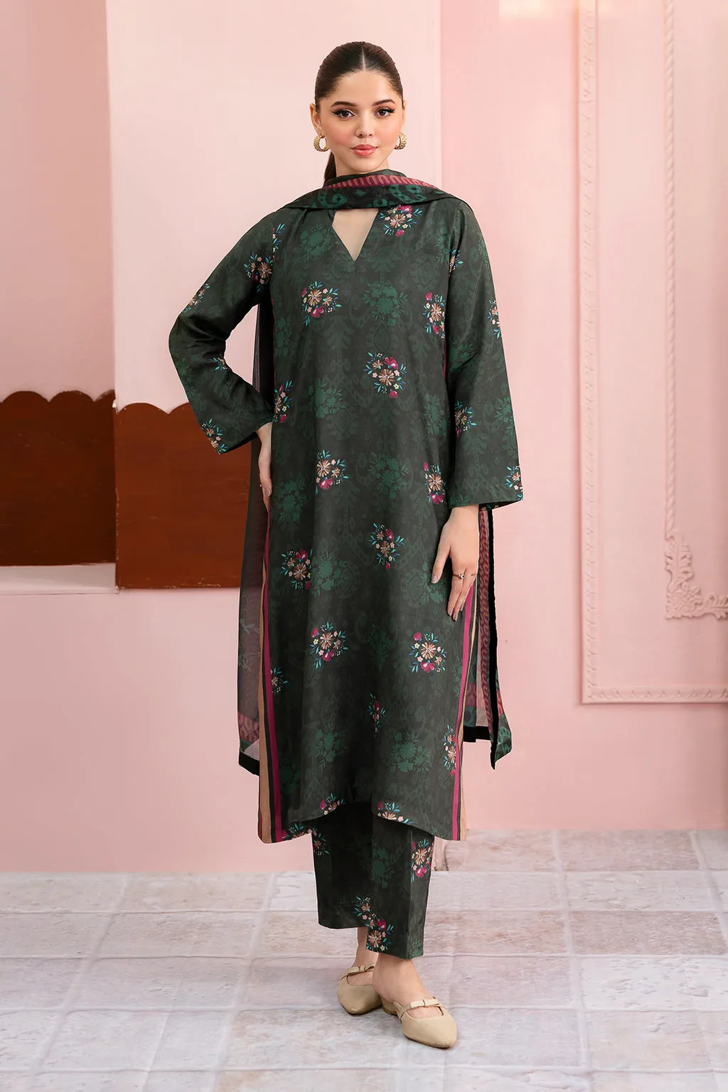 Bottle green long shirt in raw silk with muted rose detailing – view 1 – Poshaq