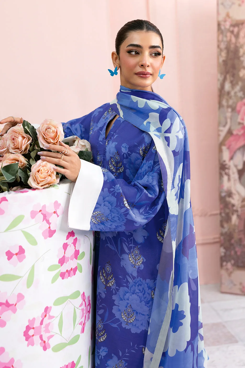 Electric blue raw silk long shirt with matching dupatta and trousers – view 2 – Poshaq