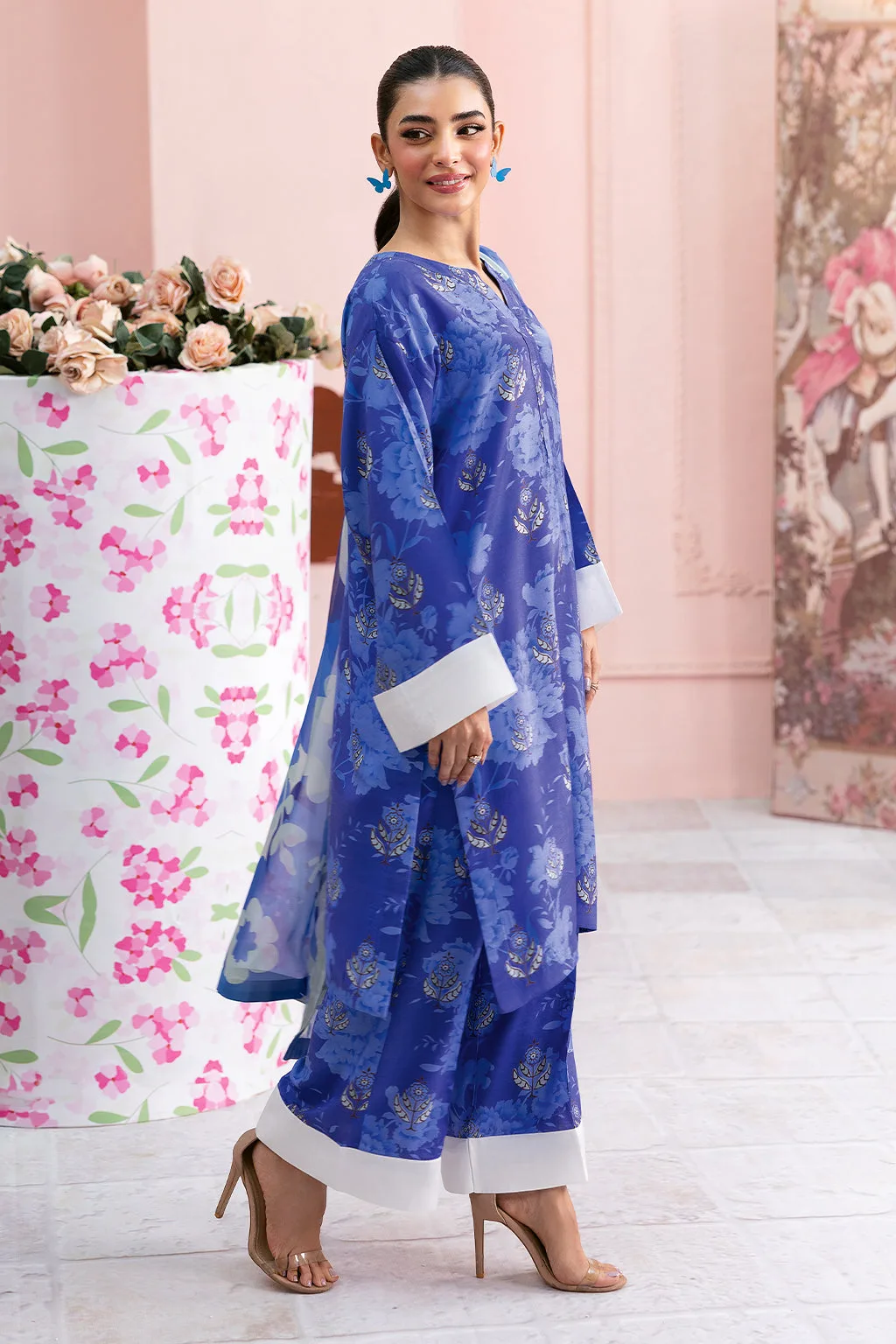 Electric blue raw silk long shirt with matching dupatta and trousers – view 3 – Poshaq