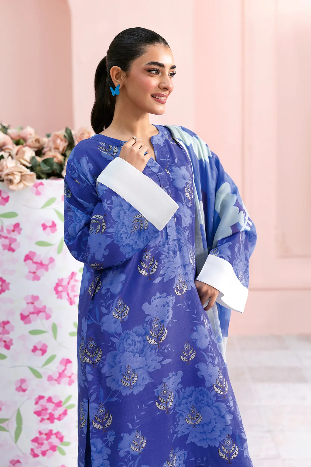 Electric blue raw silk long shirt with matching dupatta and trousers – view 5 – Poshaq