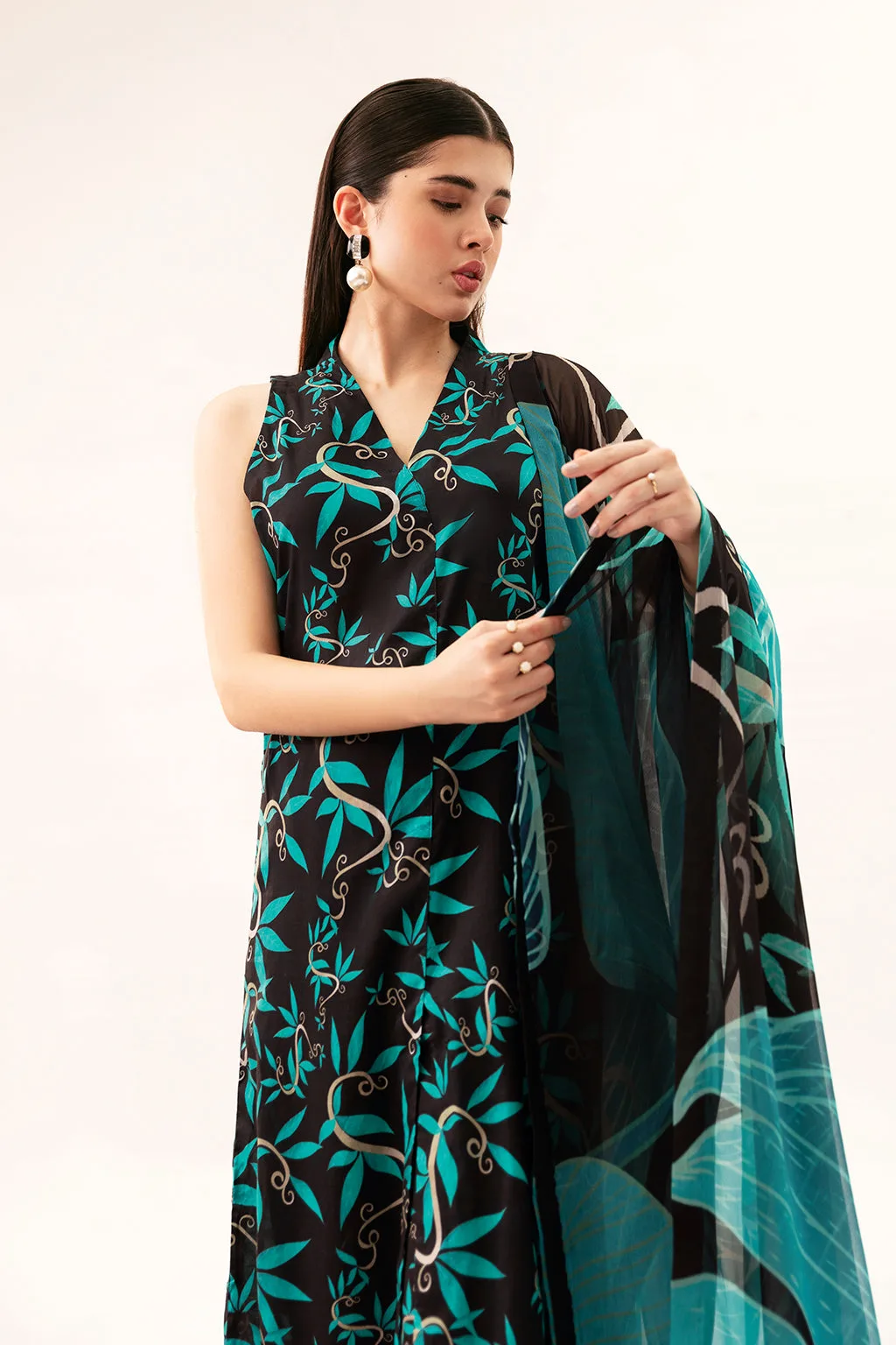 Black lawn long shirt with subtle detailing – view 6 – Poshaq