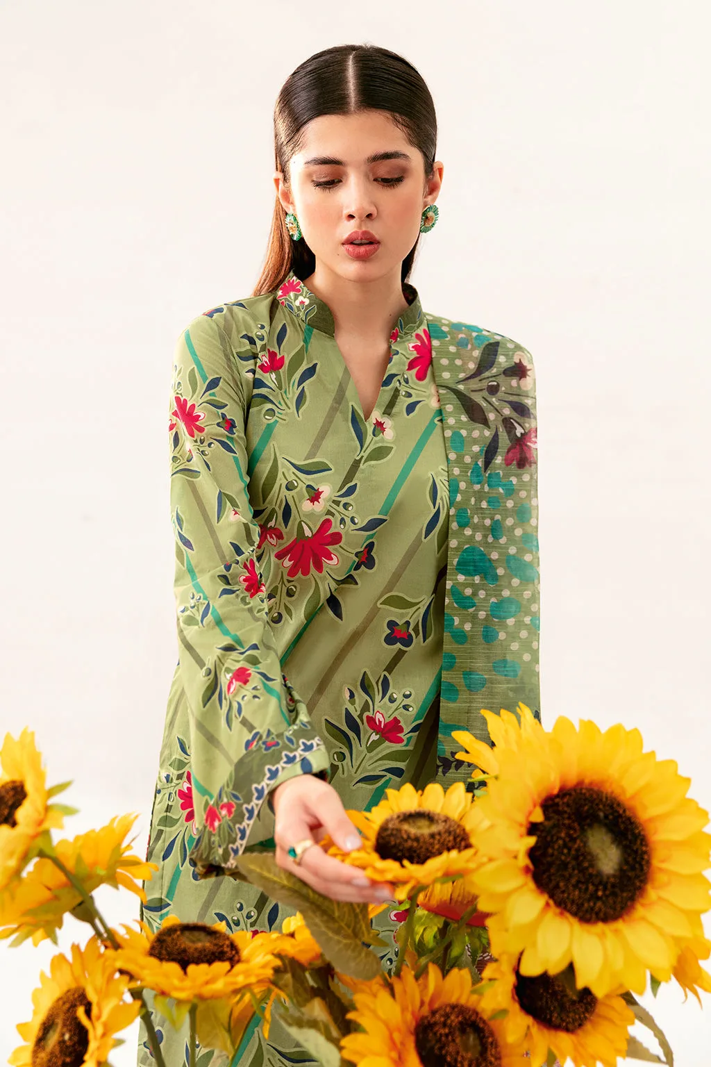 Forest green long lawn shirt with relaxed fit – view 4 – Poshaq