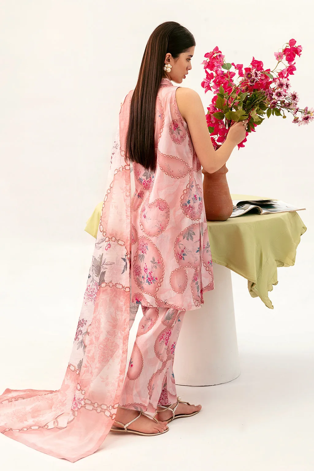 Pastel pink three‑piece lawn set with kurta, trousers and dupatta – view 2 – Poshaq