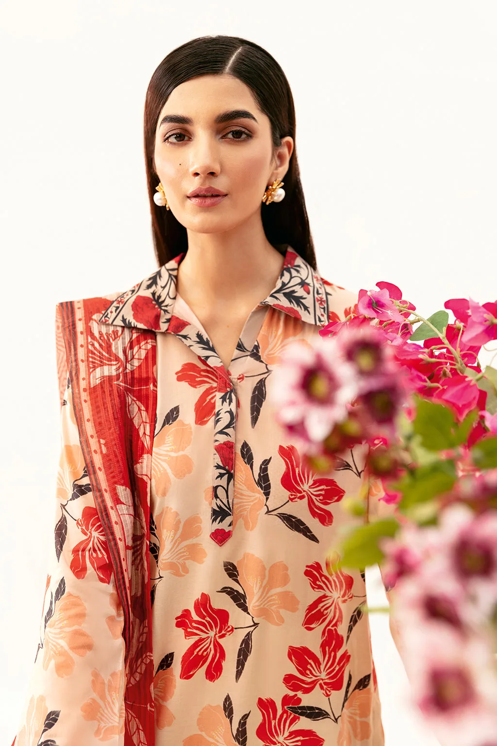 Pale peach long shirt in digital printed lawn fabric – view 3 – Poshaq