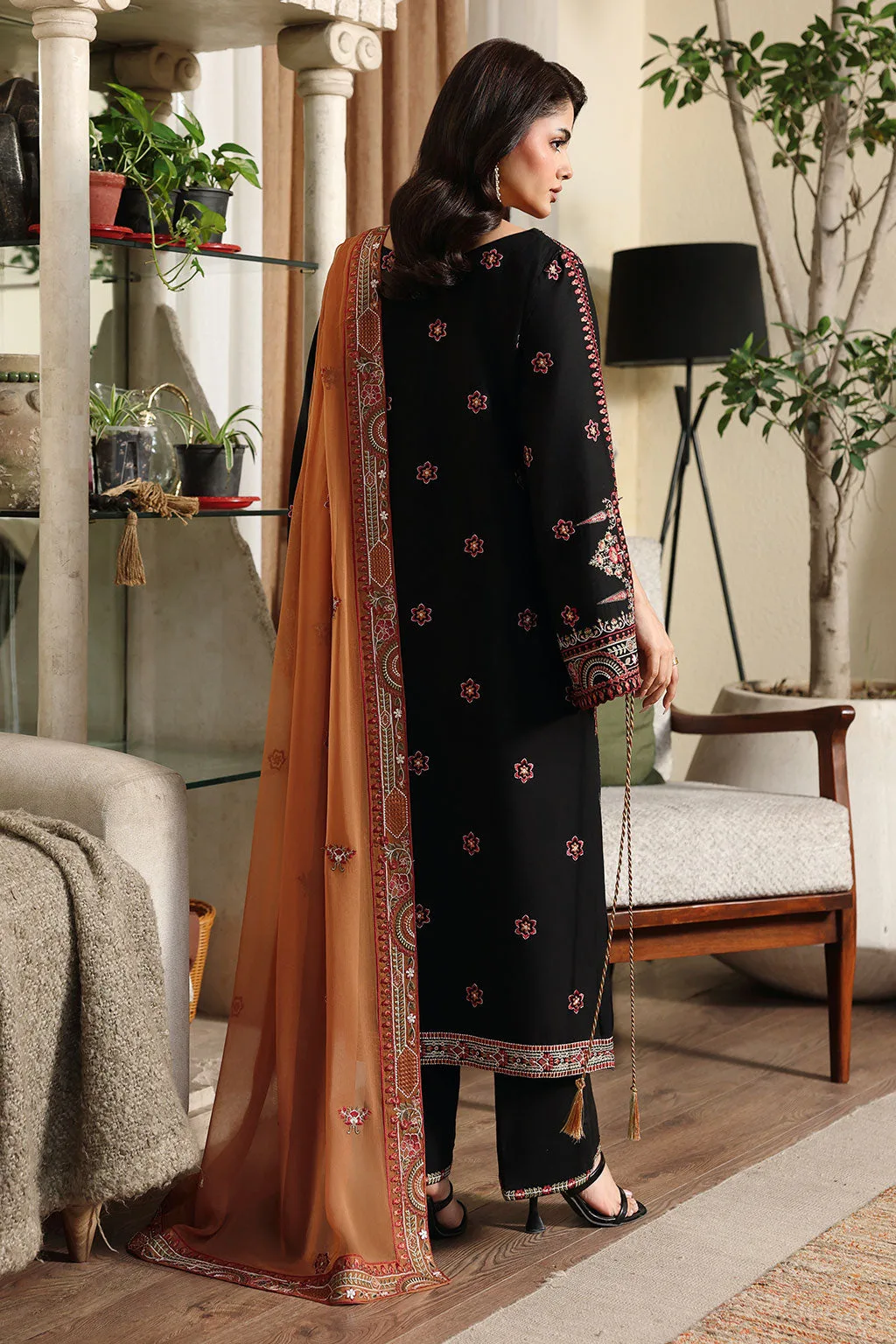 Black long shirt with chiffon and lawn embroidery – view 2 – Poshaq
