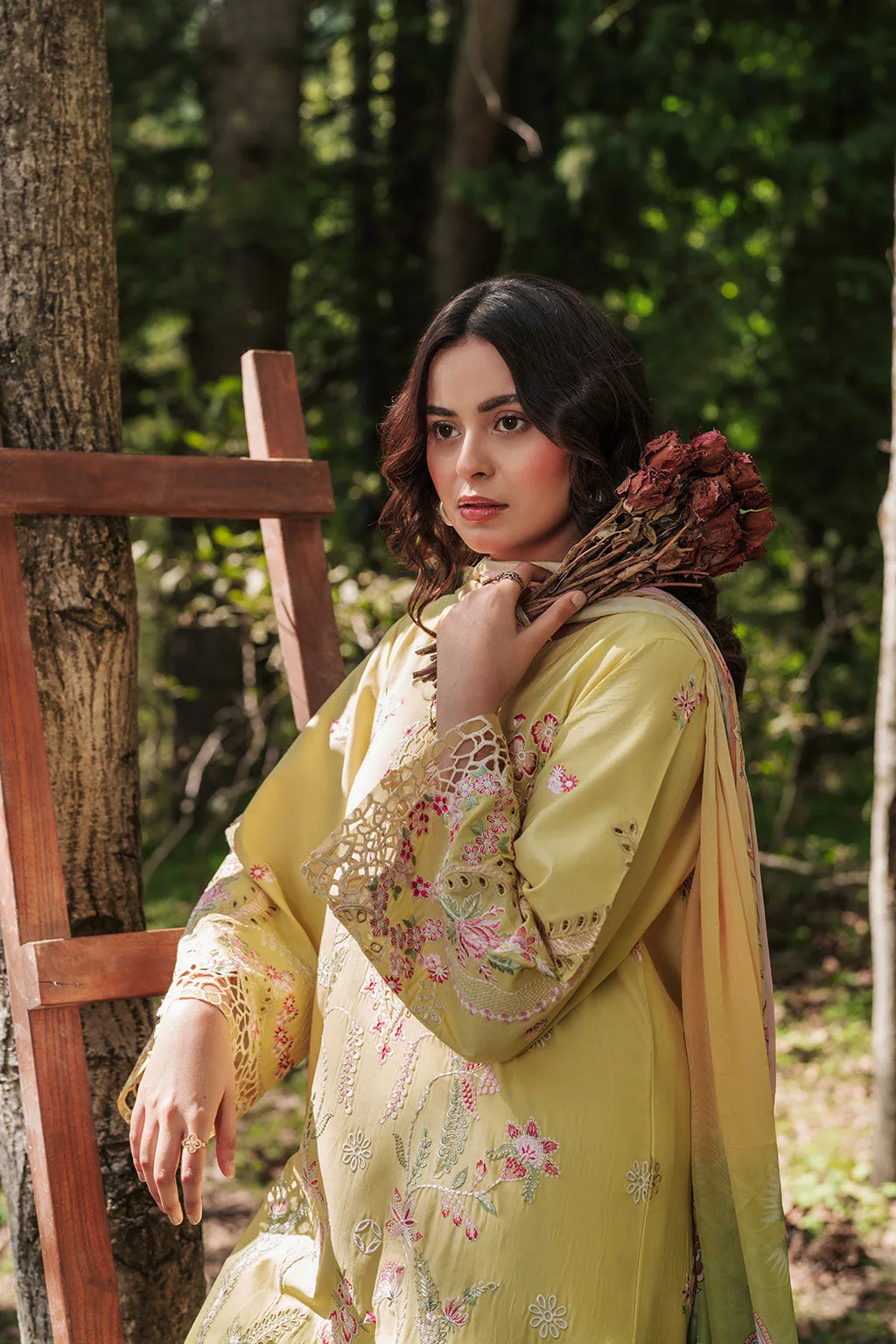 Pale yellow long shirt with embroidered front and sleeves – view 4 – Poshaq
