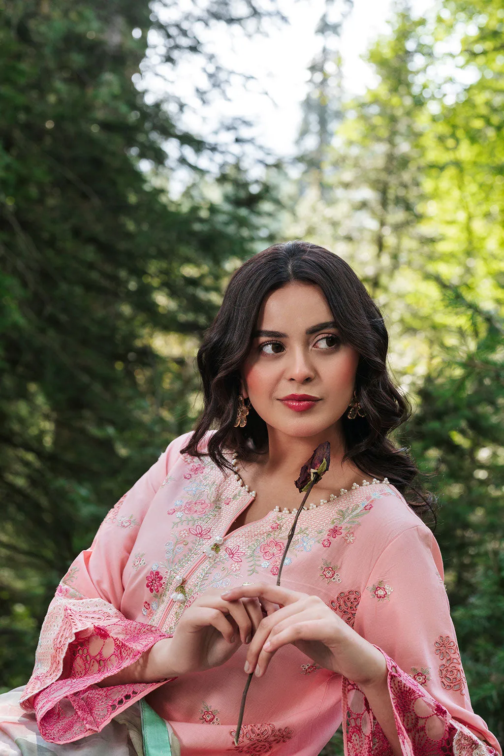 Salmon pink organza shirt with embroidered sleeves, silk dupatta and lawn trousers – view 3 – Poshaq