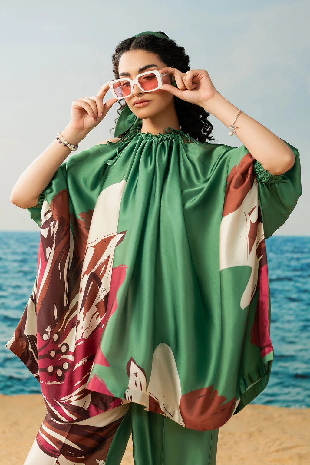 Green silk shirt and straight pants set with digital print – view 2 – Poshaq