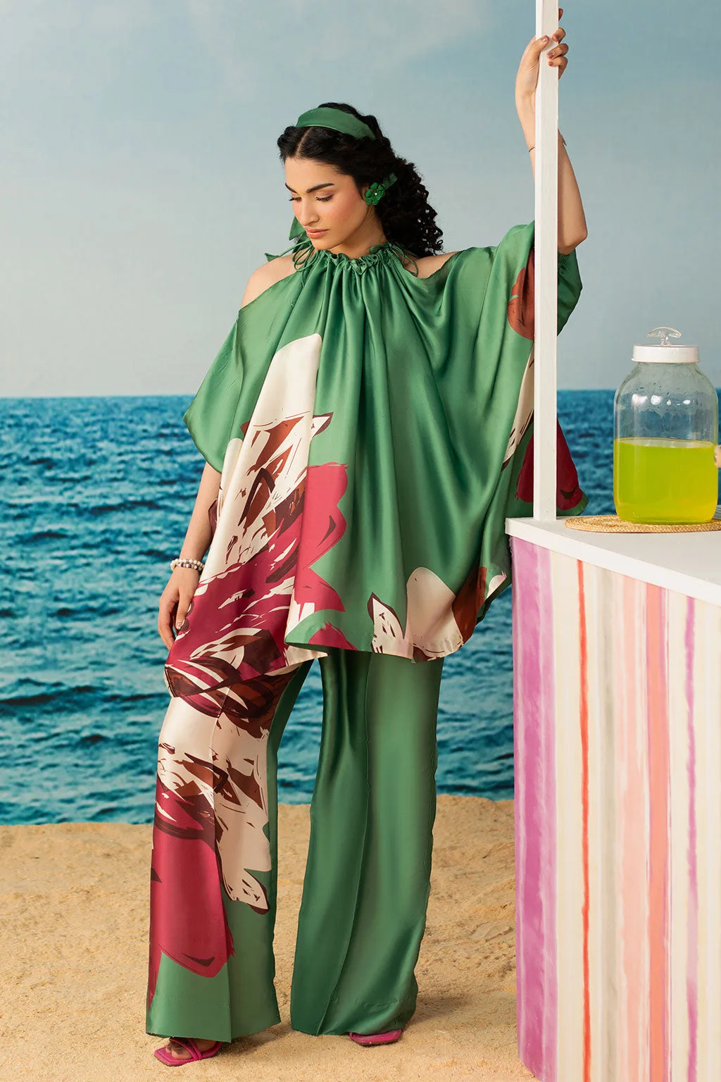 Green silk shirt and straight pants set with digital print – view 4 – Poshaq
