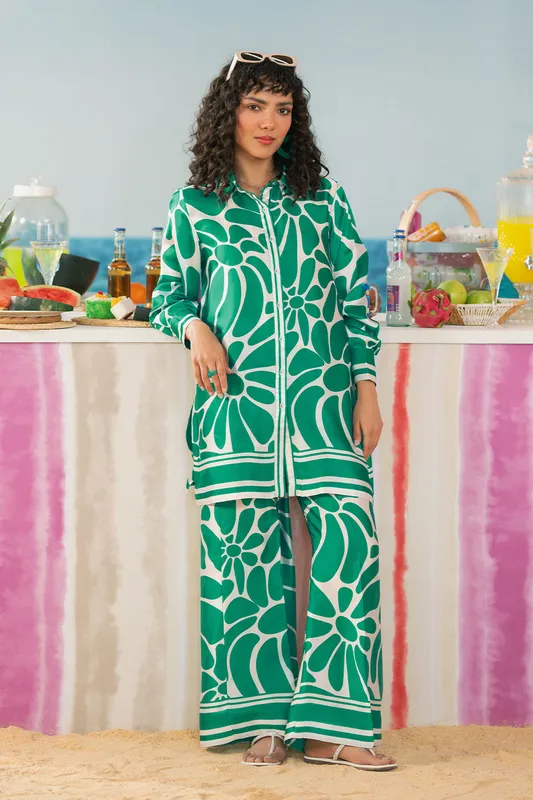 Green silk casual set with fitted shirt and straight trousers – view 1 – Poshaq